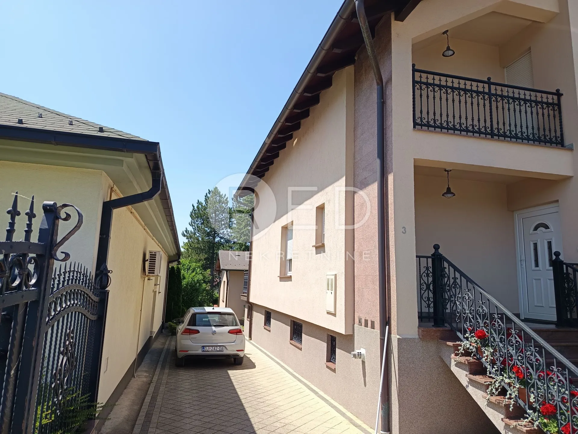 đakovo - prekrasna, iznimno kvalitetna kuća - top lokacija - slika 3