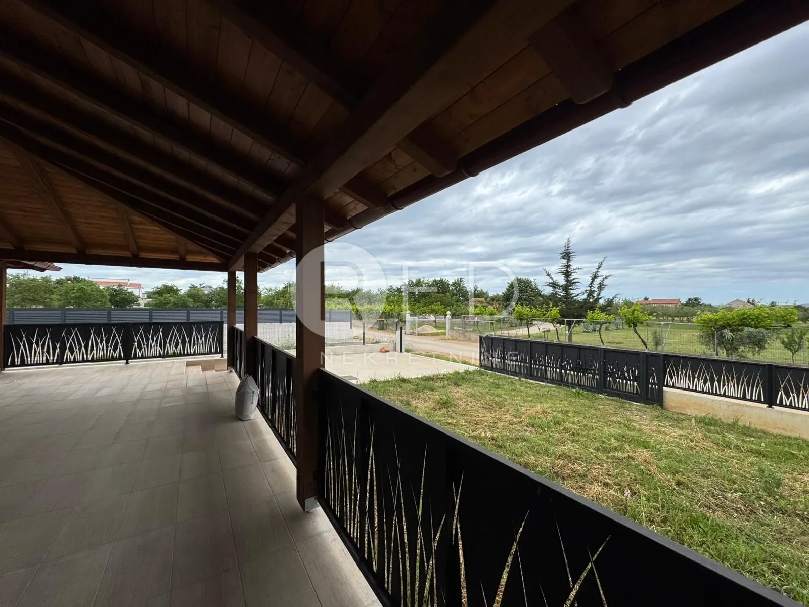 dvojna kuća s prekrasnom terasom i 5 spavaćih soba - murvica, zadar - slika 19