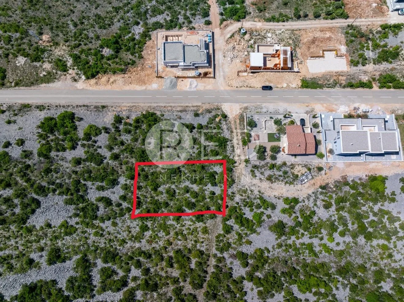 građevinsko zemljište 700 m2 s projektom - maslenica - slika 3