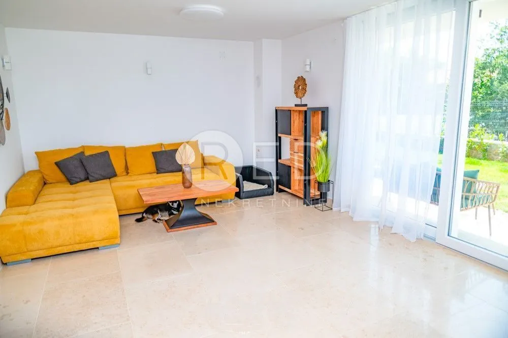 otok krk, okolica malinske - predivna kuća s bazenom, 156 m2 - slika 9