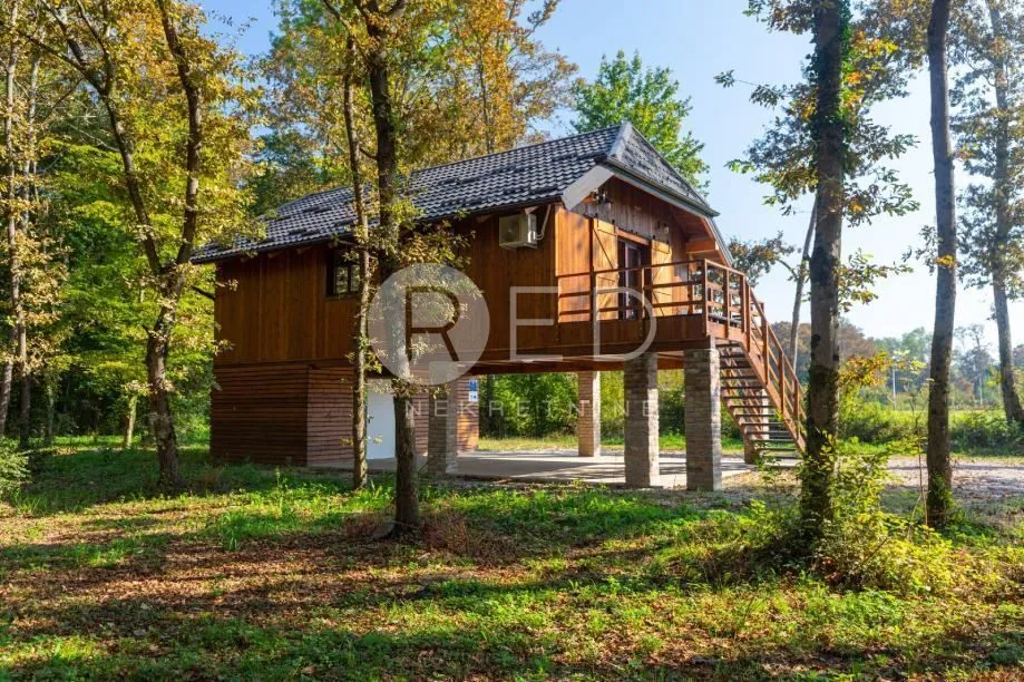 kuća na obali kupe - slika 18