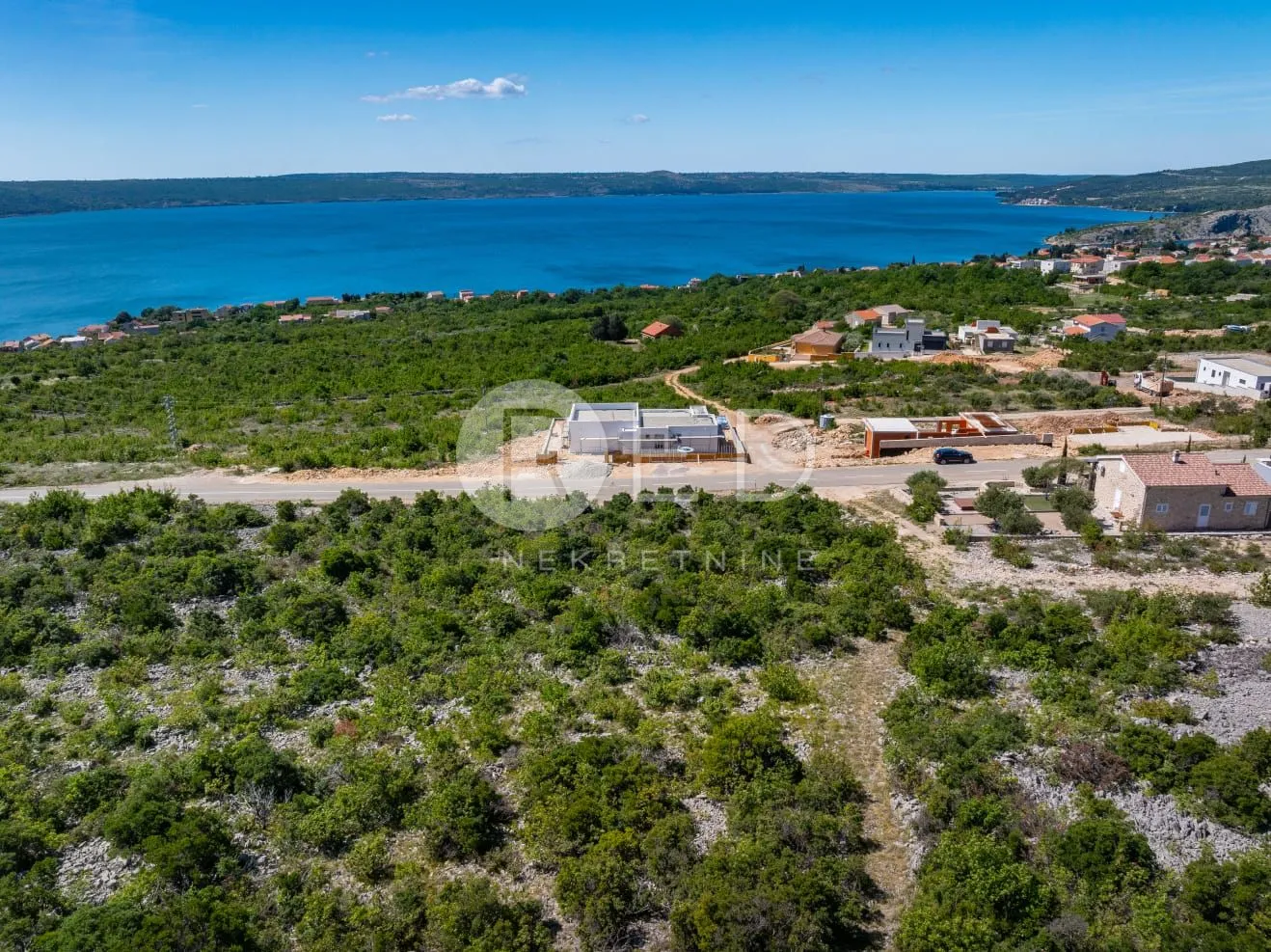 građevinsko zemljište 700 m2 s projektom - maslenica - slika 10