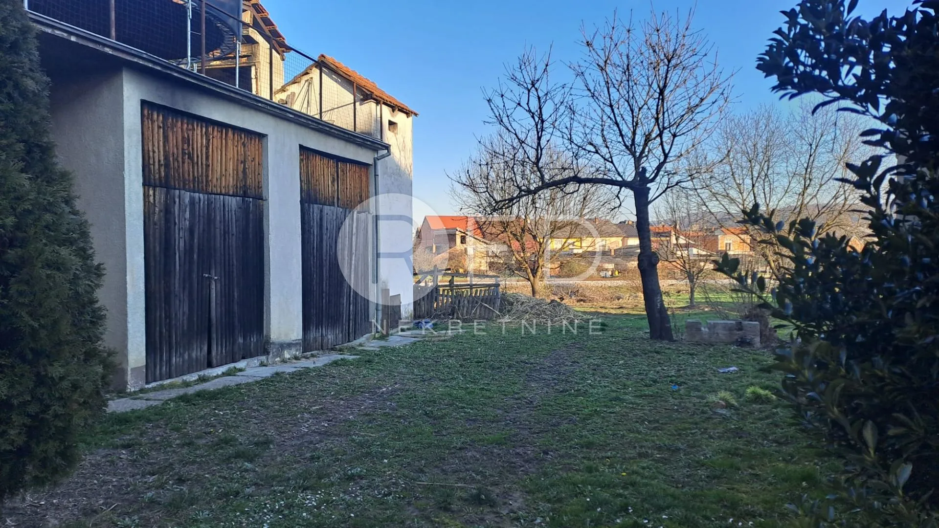 požega obiteljska kuća sa 3 odvojena stana - slika 3