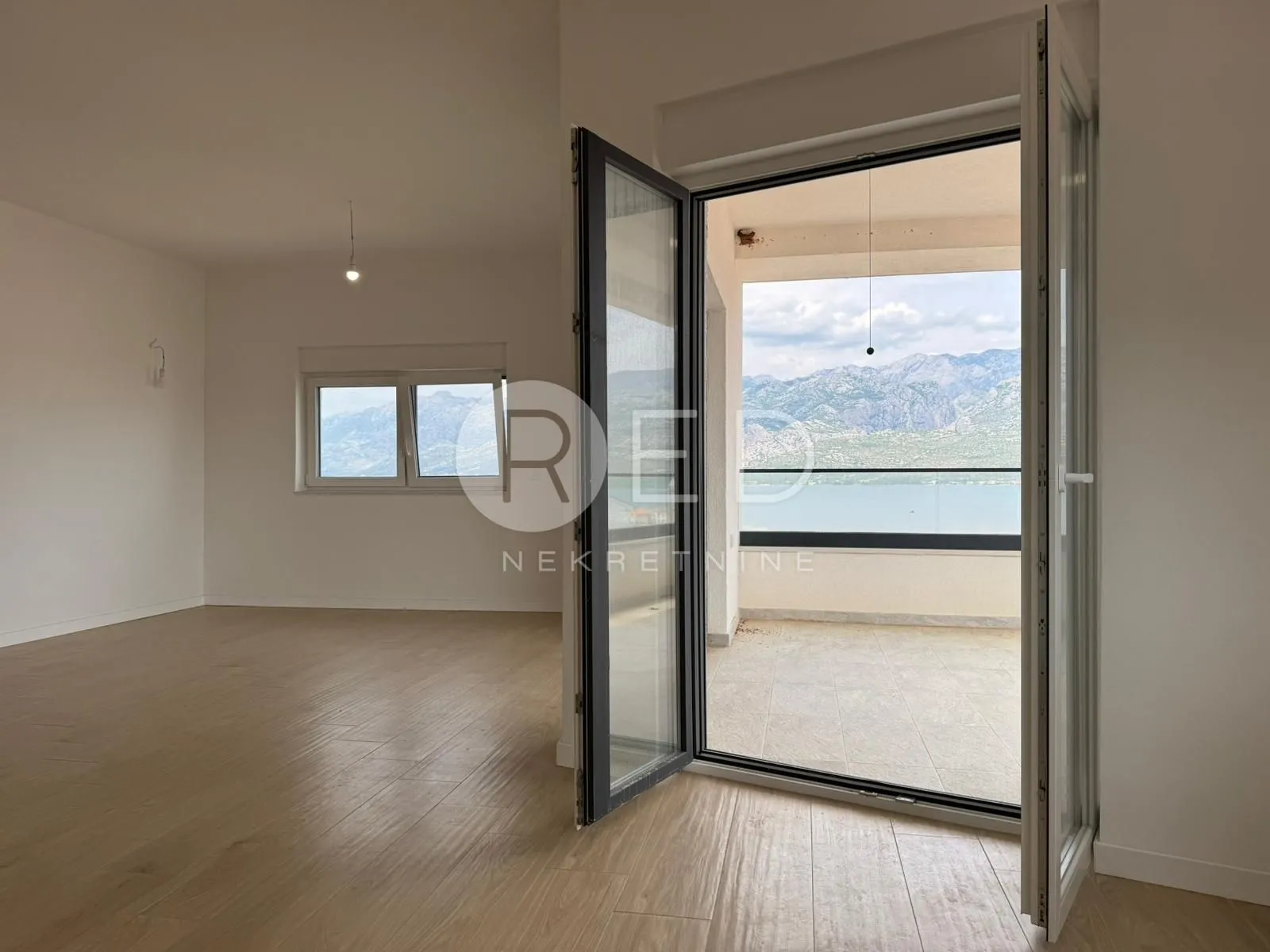 penthouse s pogledom na more 135 m2 - vinjerac - slika 5