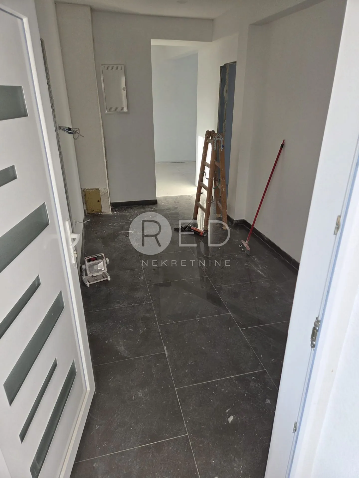 odlična prilika! trosoban stan u zemuniku donjem, zadar - slika 13