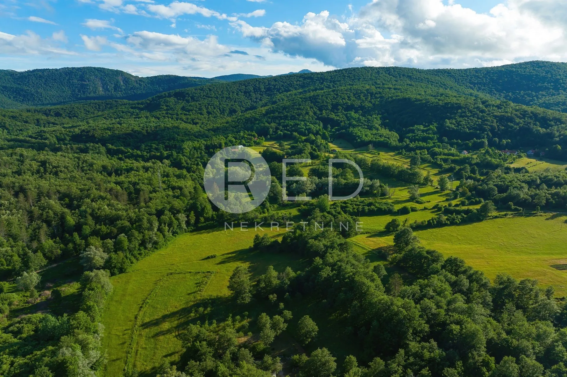 prekrasna kuća s bazenom i konobom - gračac, ričice - slika 7