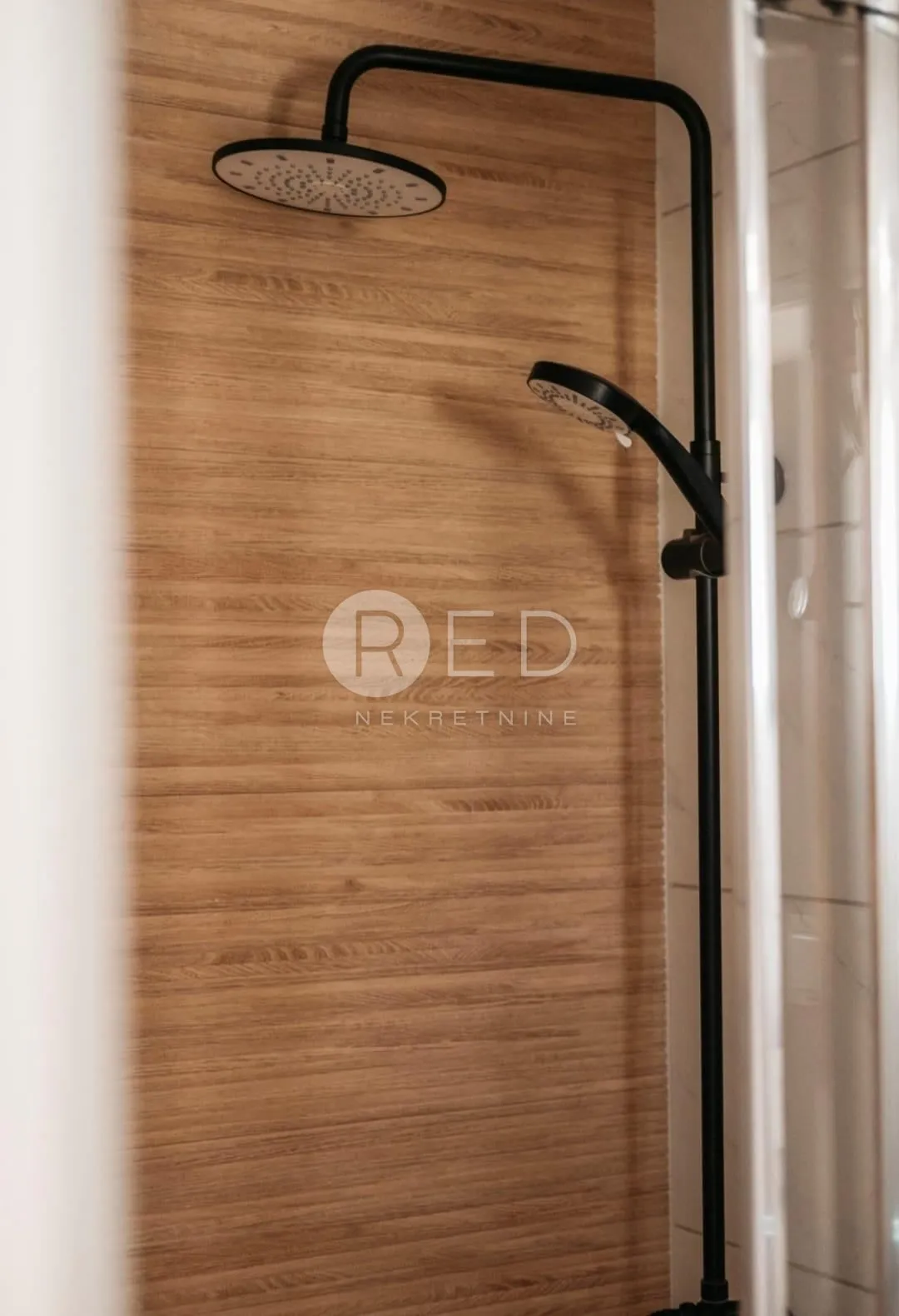 mandre kuća 275 m2/ 4 apartmana - slika 13