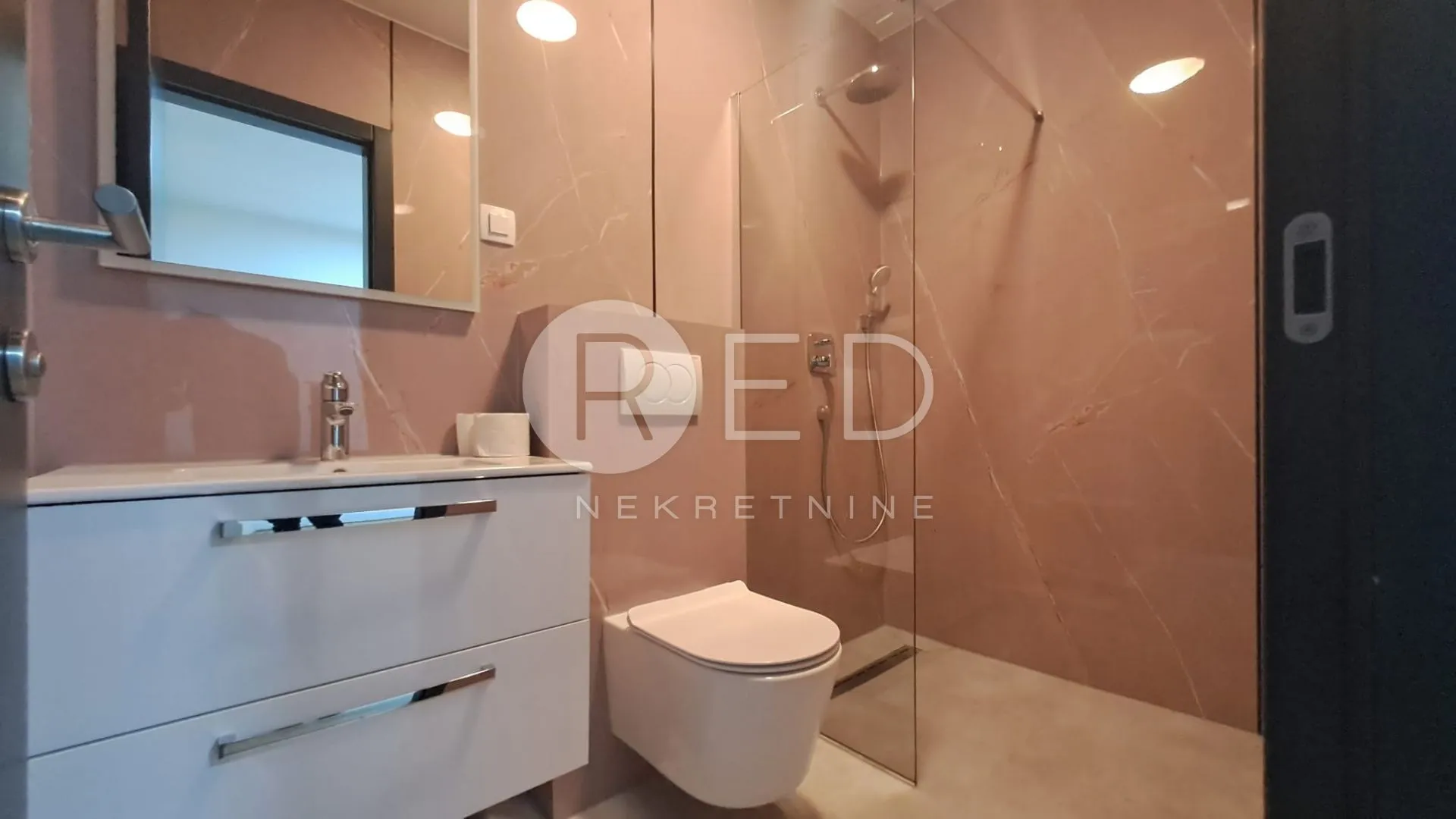 privalaka penthouse 2.kat useljivo - slika 10
