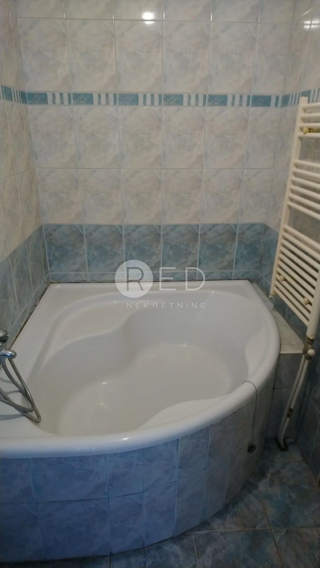 stan 100 m2 centar osijeka - slika 9