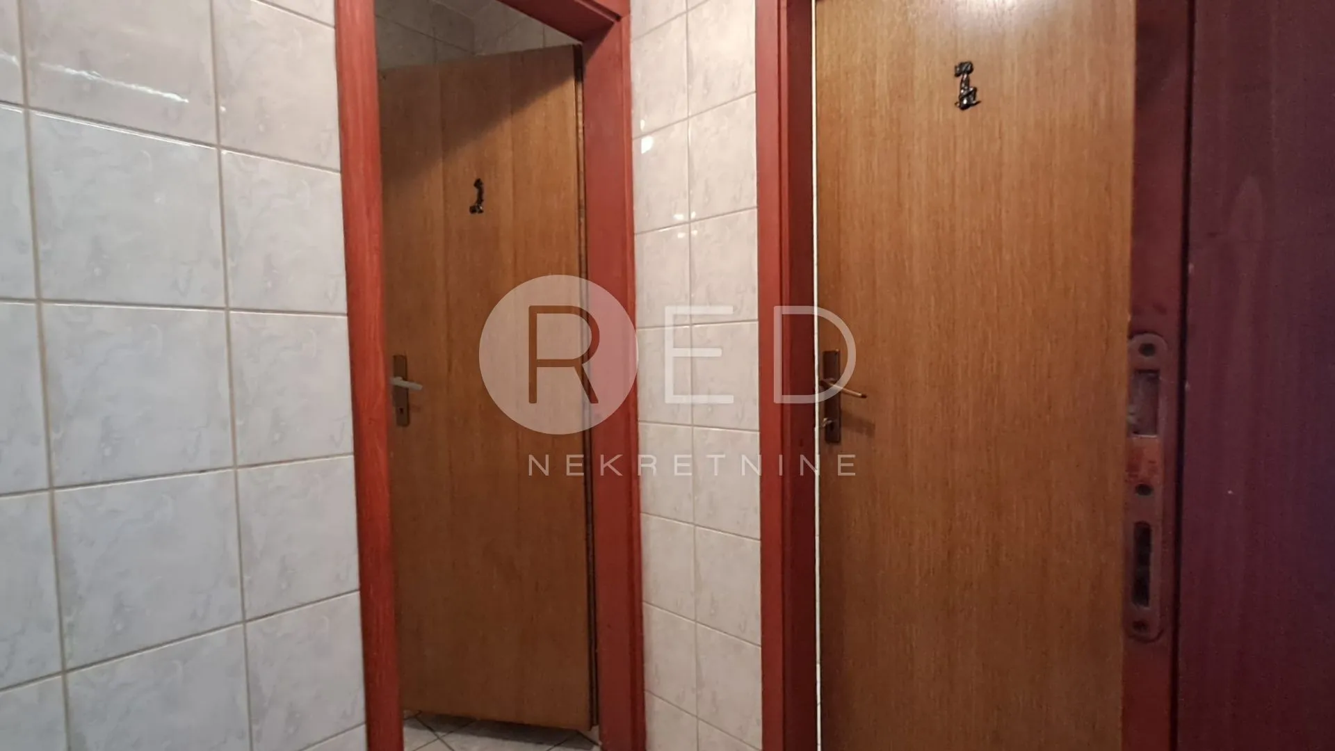 požega poslovni prostor 80m2 centar+parking - slika 8