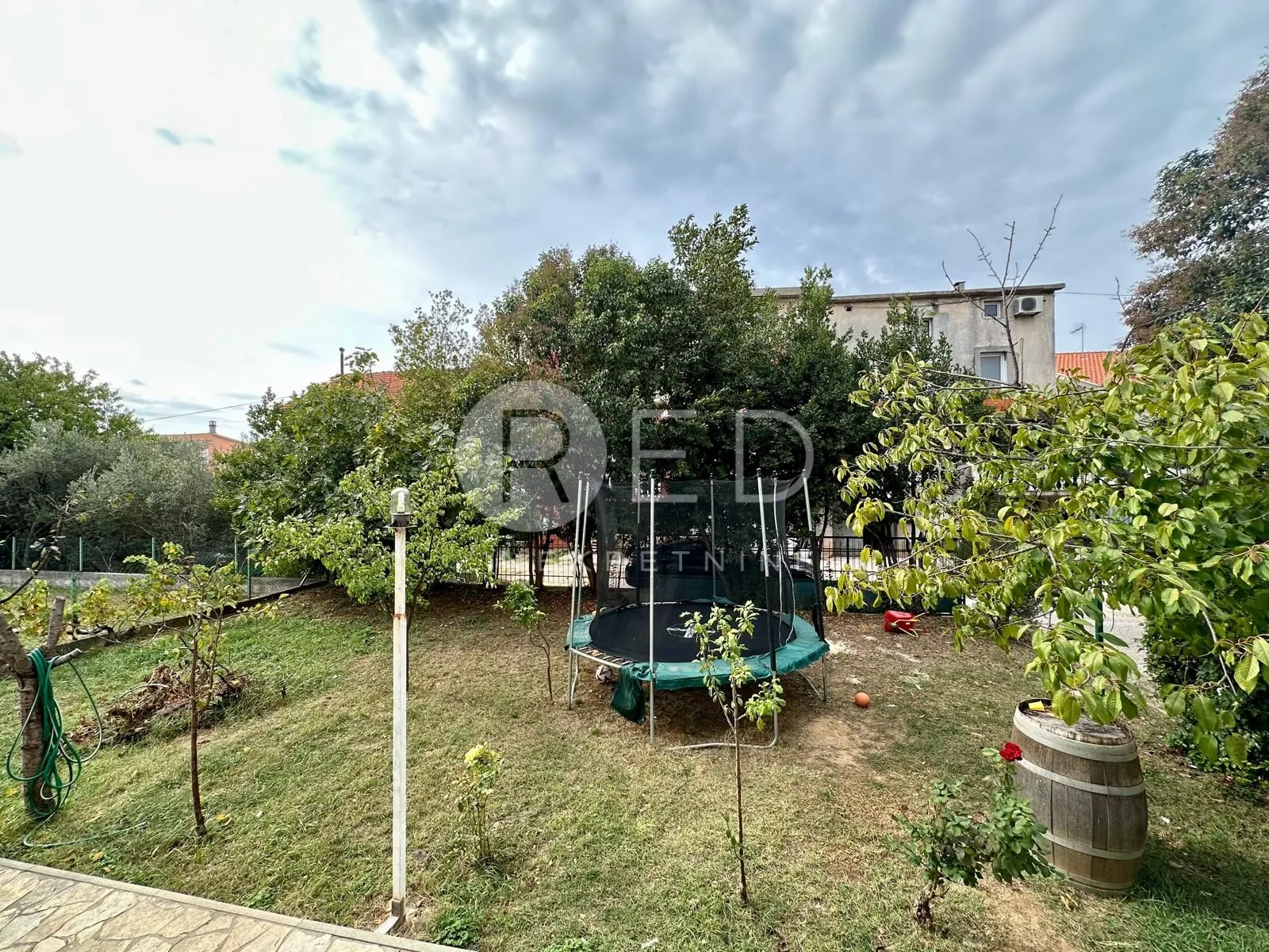 kuća s tri stambene jedinice i poslovnim prostorom na bilom brigu, zadar - slika 16