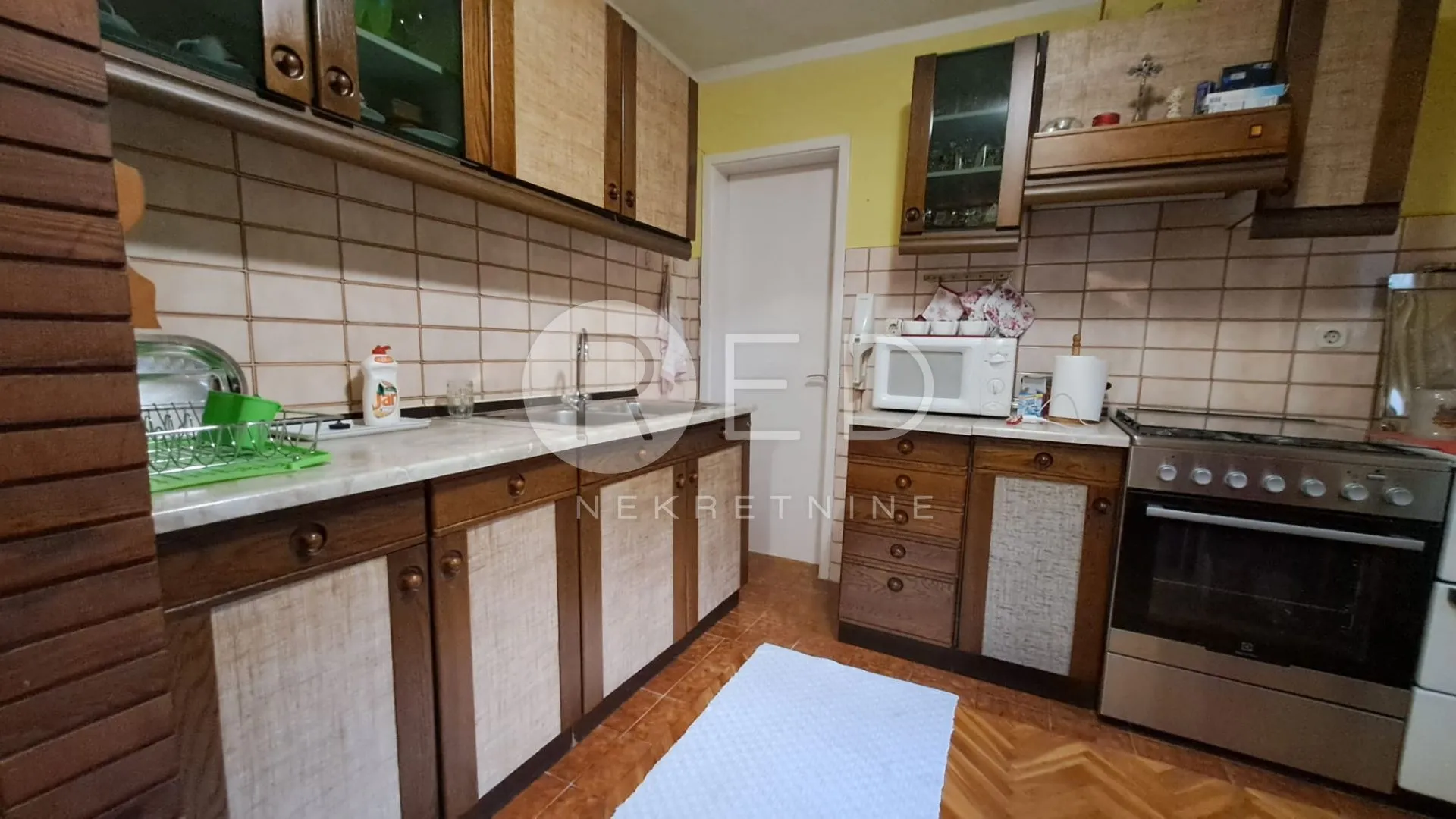 požega kuća u blizini centra - slika 11