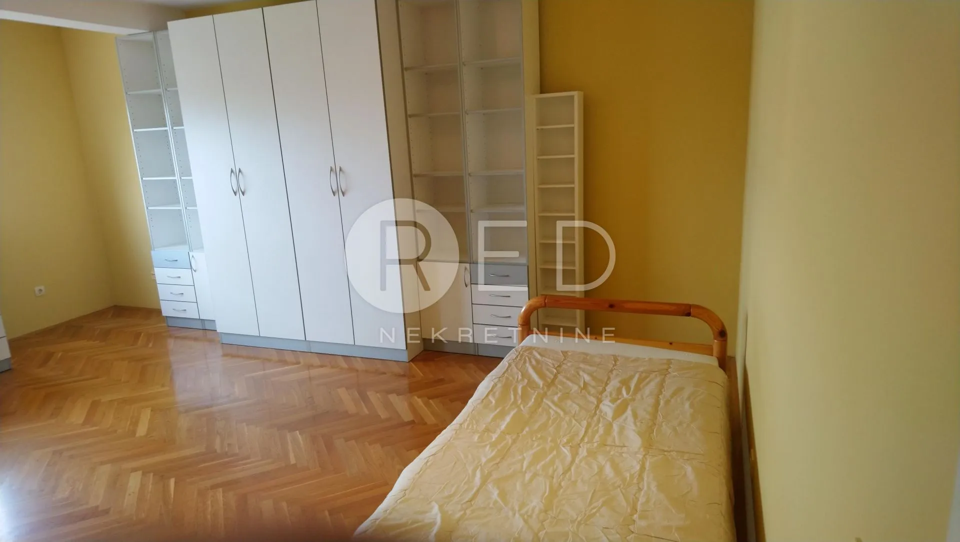 prostrani stan 178 m2 - centar grada - slika 6
