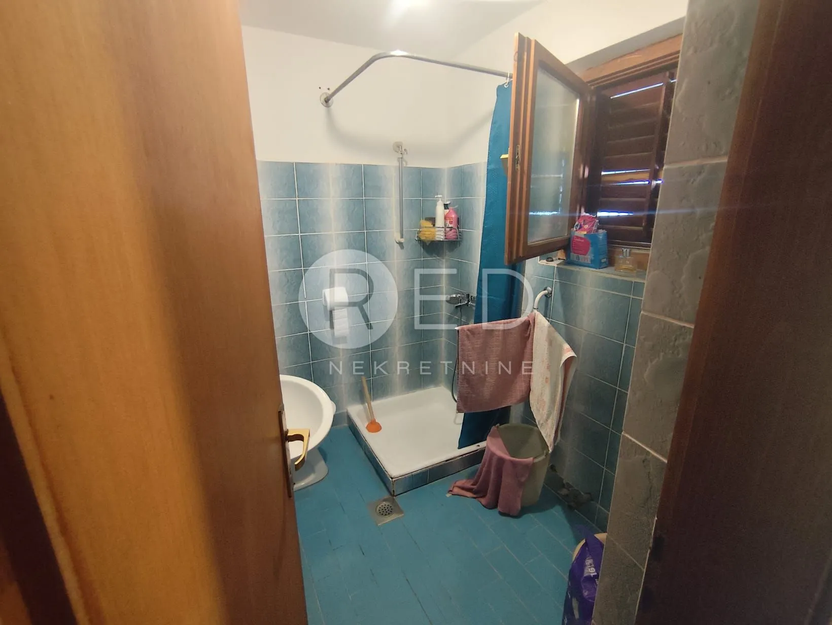 rogoznica kuća sa 4 stana na 3 etaže - uporabna dozvola - slika 4