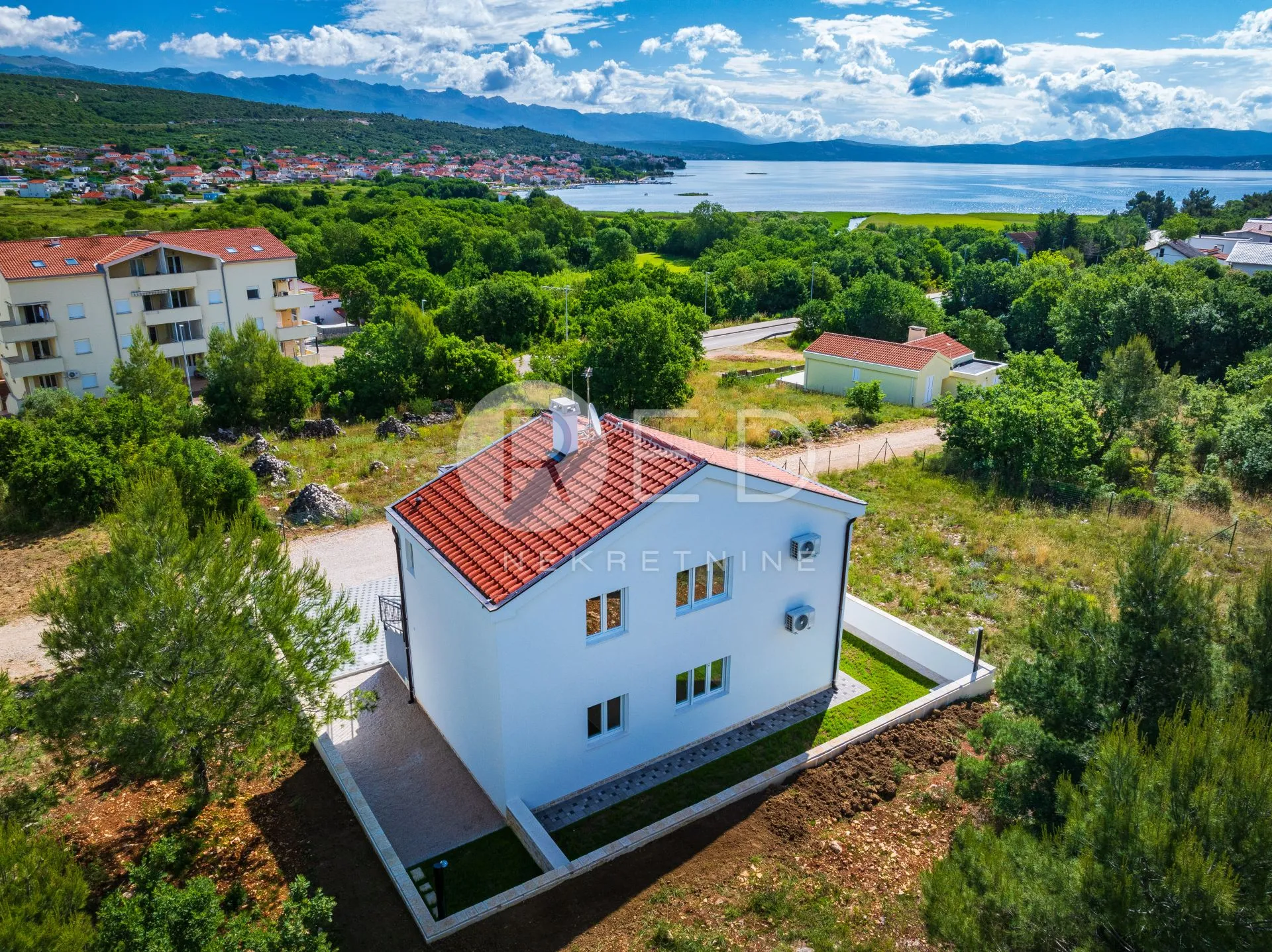 posedarje atraktivan stan s1 89.0 m2 s pogledom na more i velebit - useljivo odmah! - slika 11