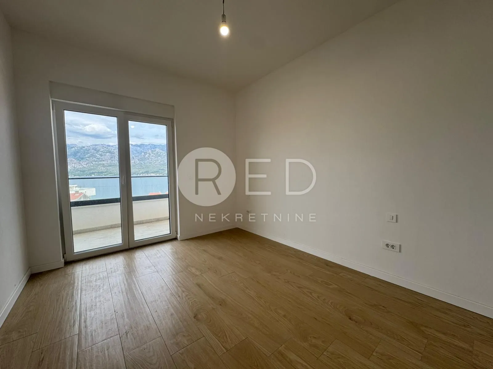 penthouse s pogledom na more 135 m2 - vinjerac - slika 10