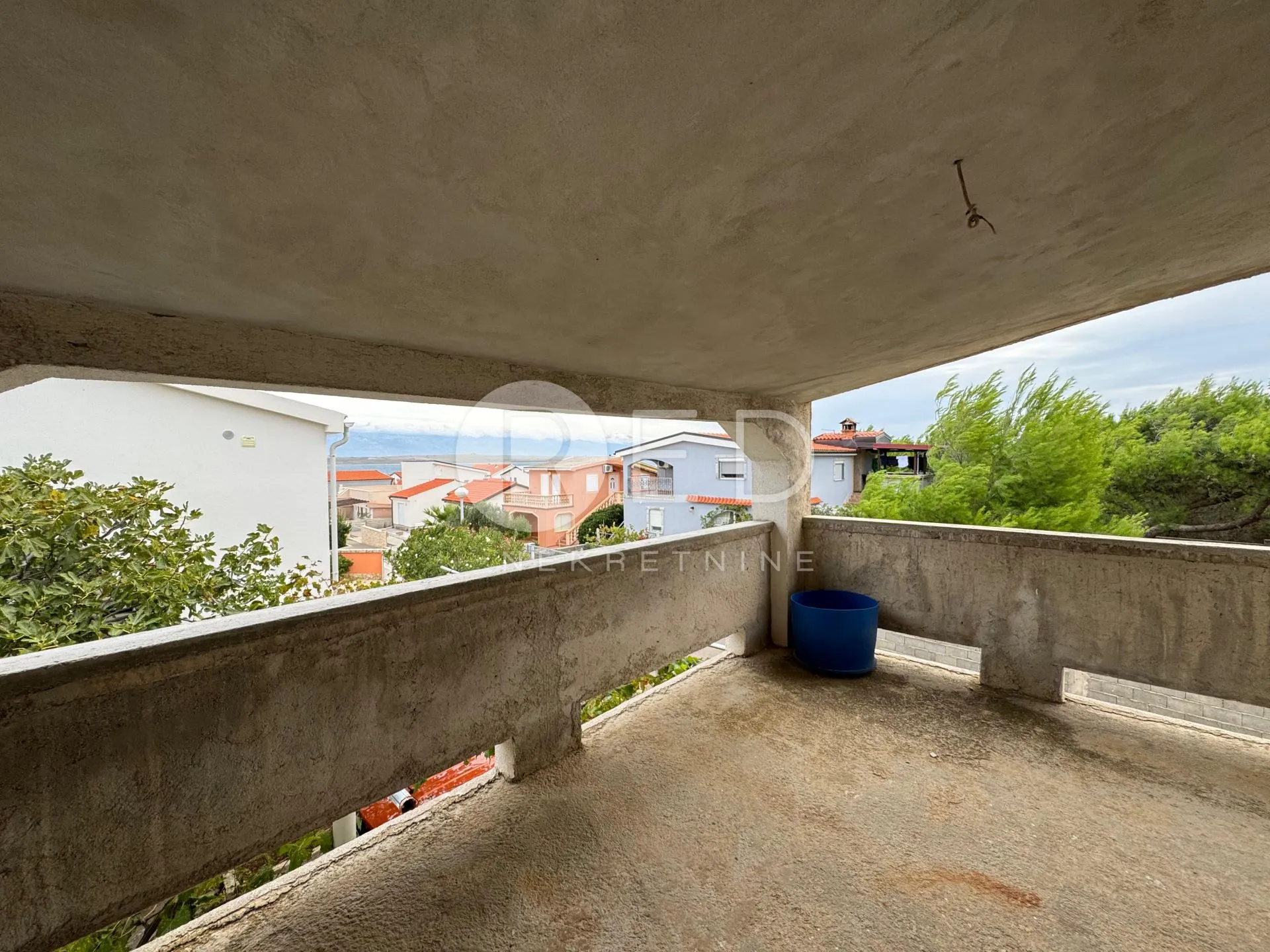 prodaja kuće/vikendice na otoku viru - 4 apartmana - slika 6