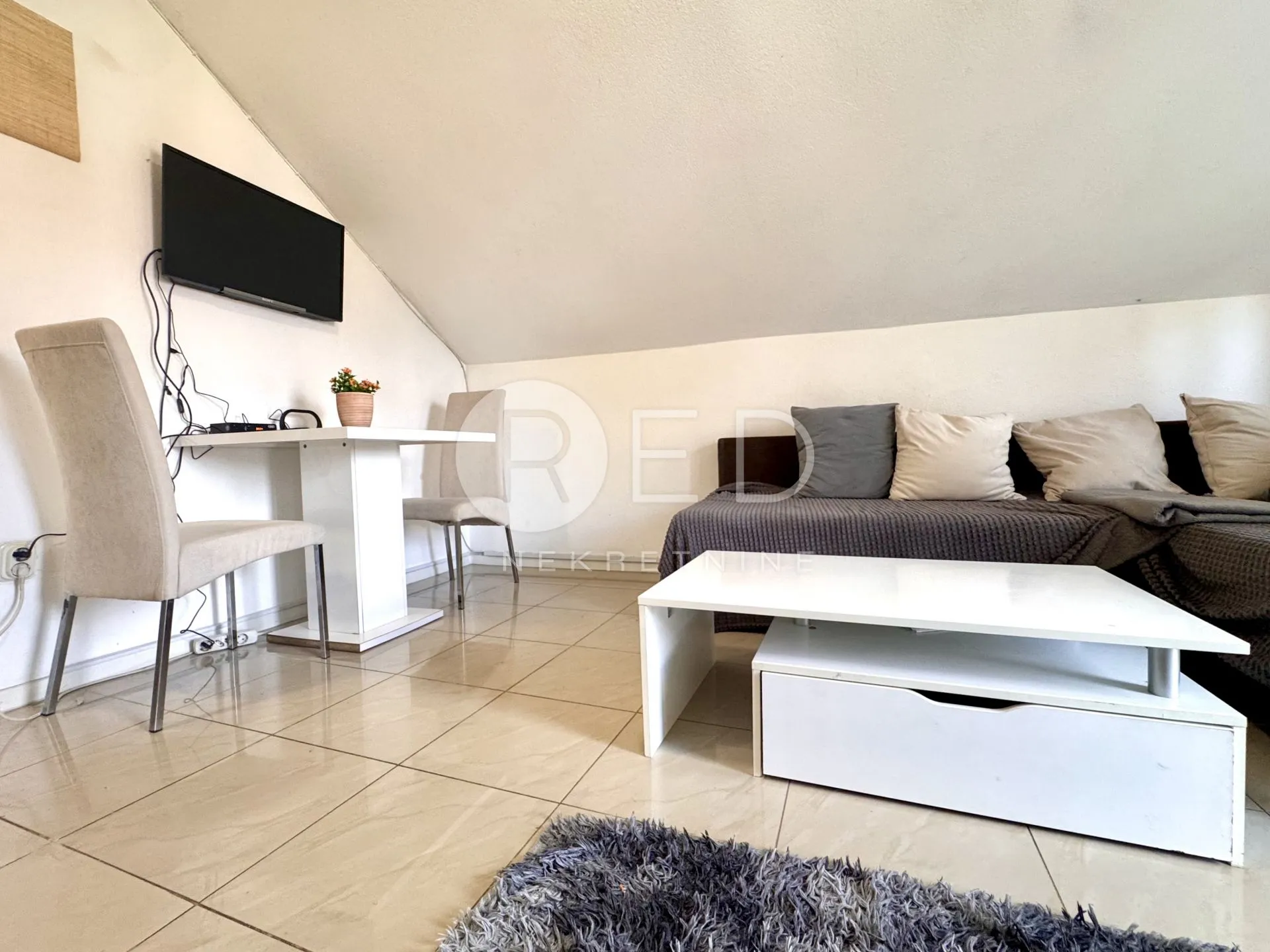 dubrava super prilika! stan 35m2 2.kat - slika 3