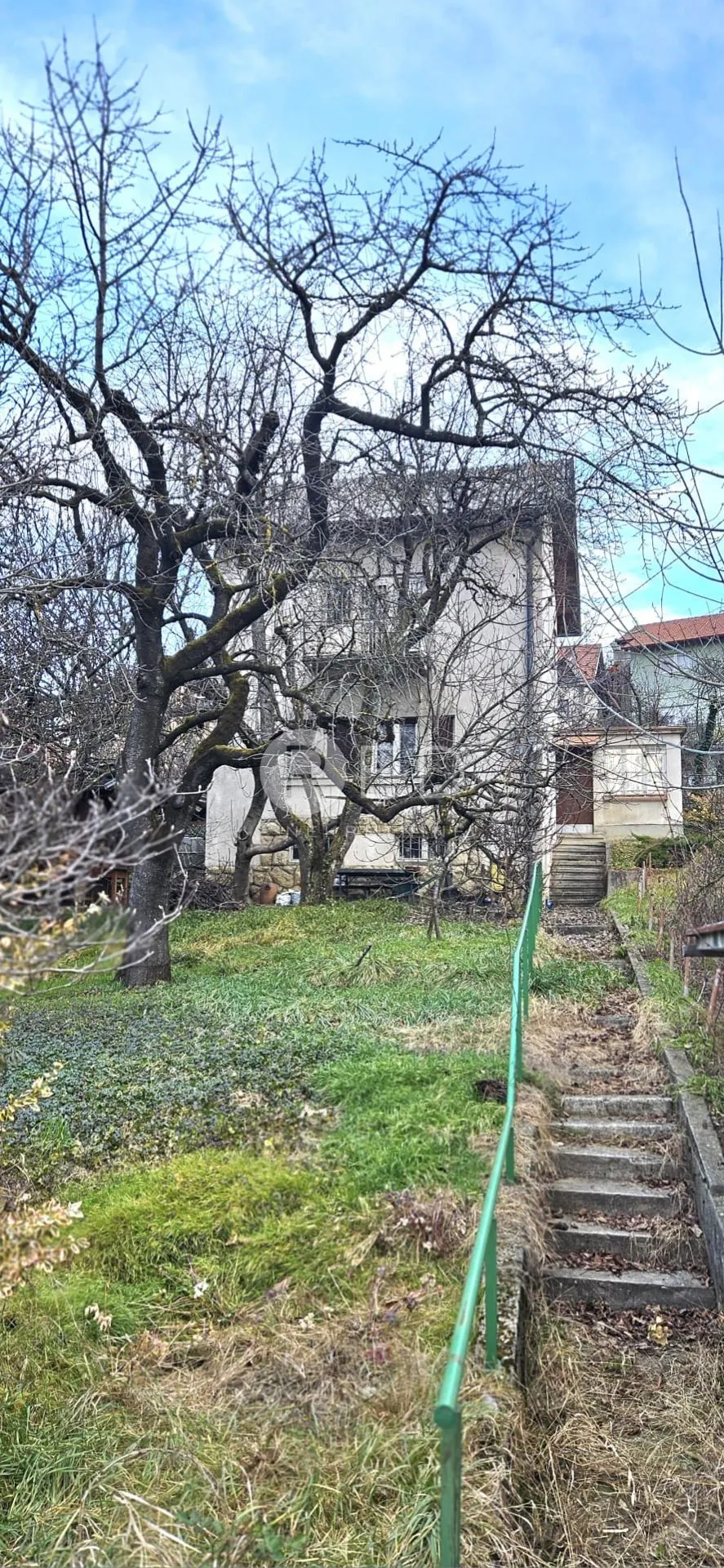 vrapče kuća sa zemljištem - slika 9