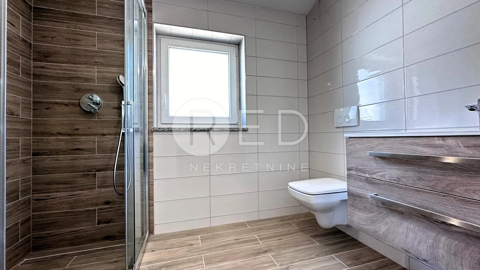 otok cres, cres - stan na 2. katu, 3s+db, 120 m2 - slika 5