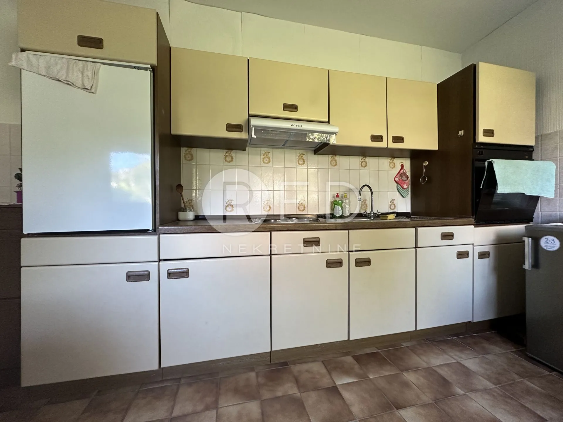 prodaja kuće s dva stana, miroševec - slika 16