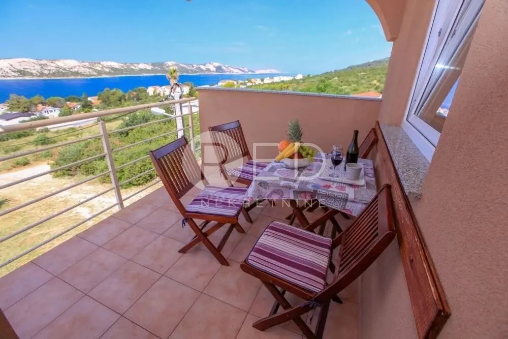kuća sa 7 apartmana u staroj novalji - slika 3