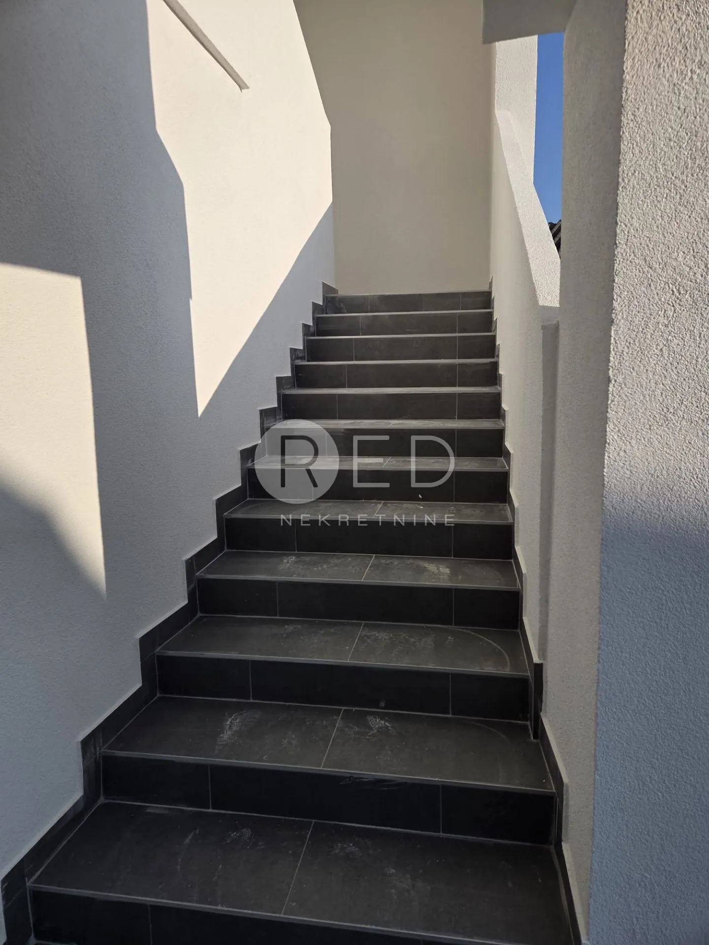 odlična prilika! trosoban stan u zemuniku donjem, zadar - slika 6