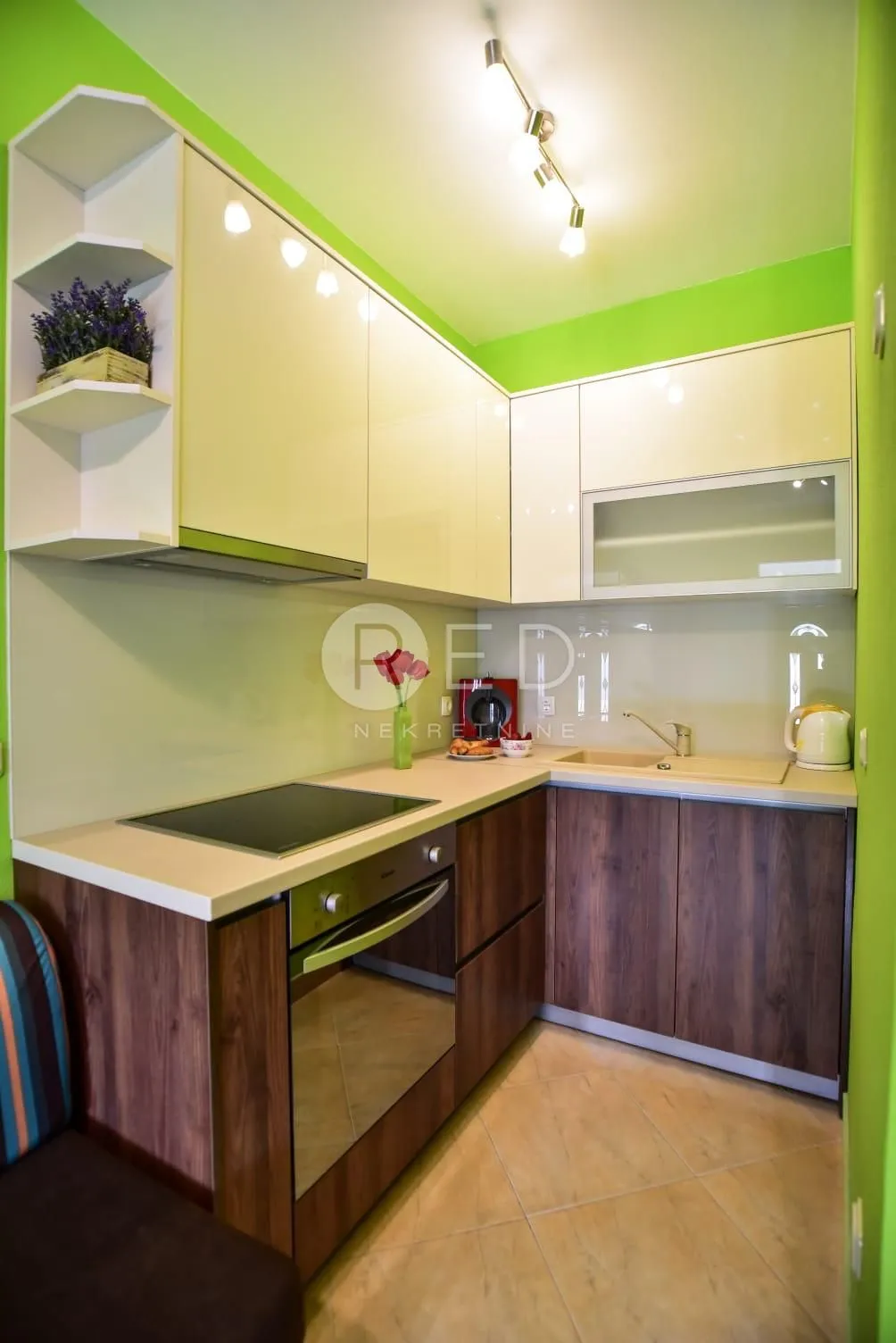 kuća s 4 četiri apartmana u pridragi kod zadra, 100 m od mora - slika 6