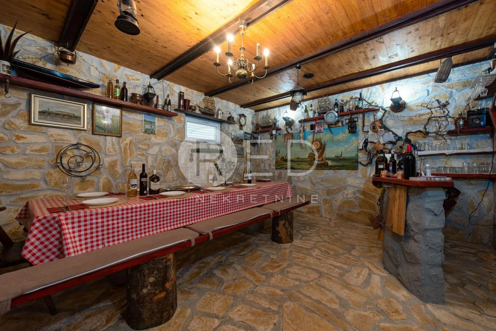 kuća sa odmor s bazenom i svojim igralištem - slika 43