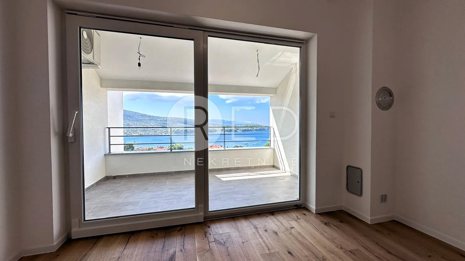 otok cres, cres - stan na 2. katu, 3s+db, 120 m2 - slika 3
