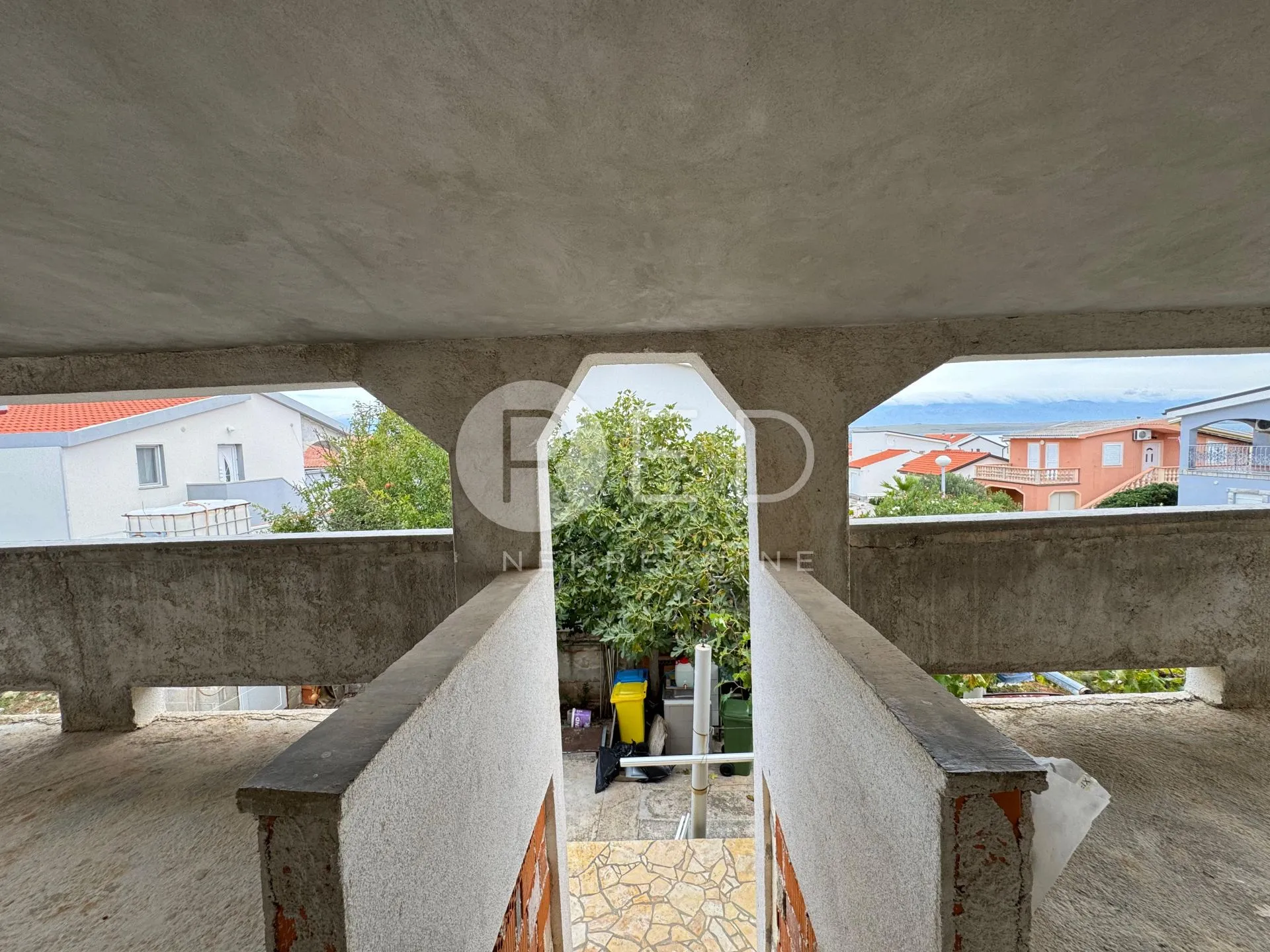 prodaja kuće/vikendice na otoku viru - 4 apartmana - slika 8
