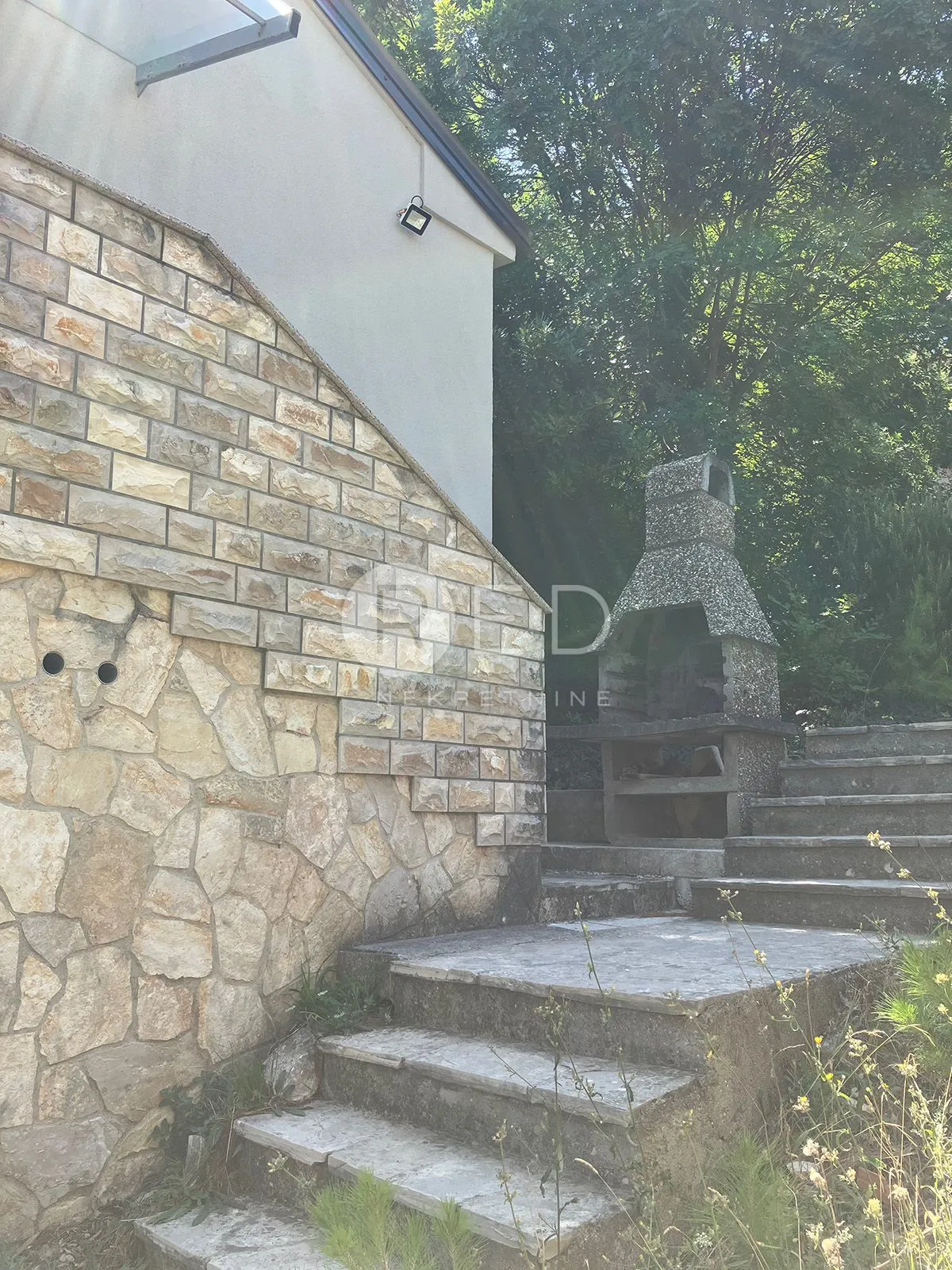 apartmanska kuća prvi red do mora - donji karin - slika 15