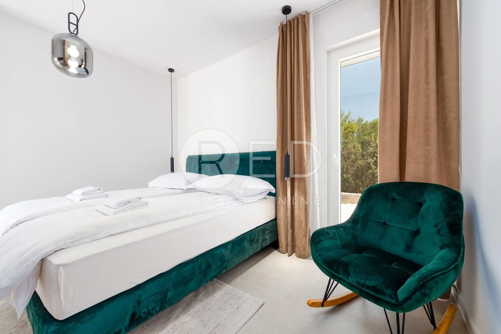 prekrasna vila s bazenom i 4 spavaće sobe - pridraga, zadarska - slika 16