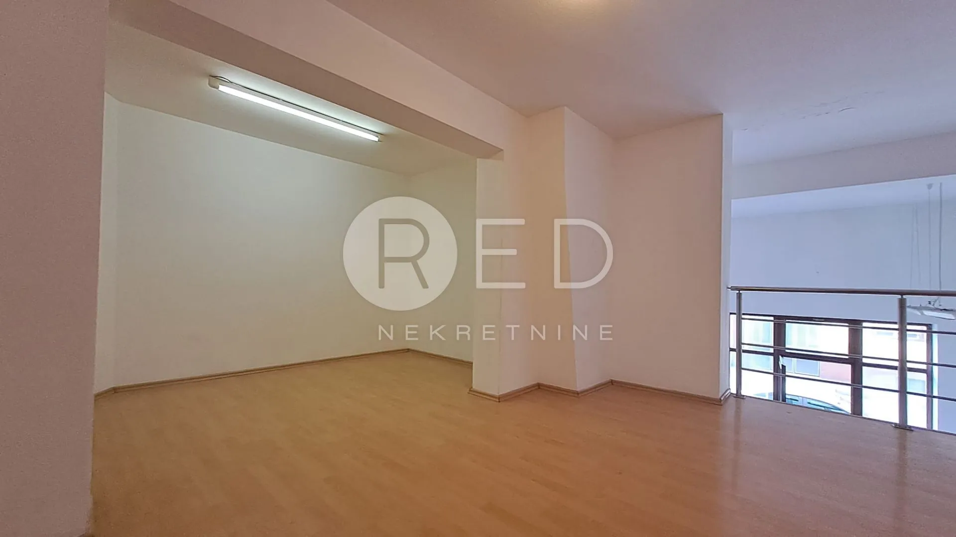 požega poslovni prostor 80m2 centar+parking - slika 2