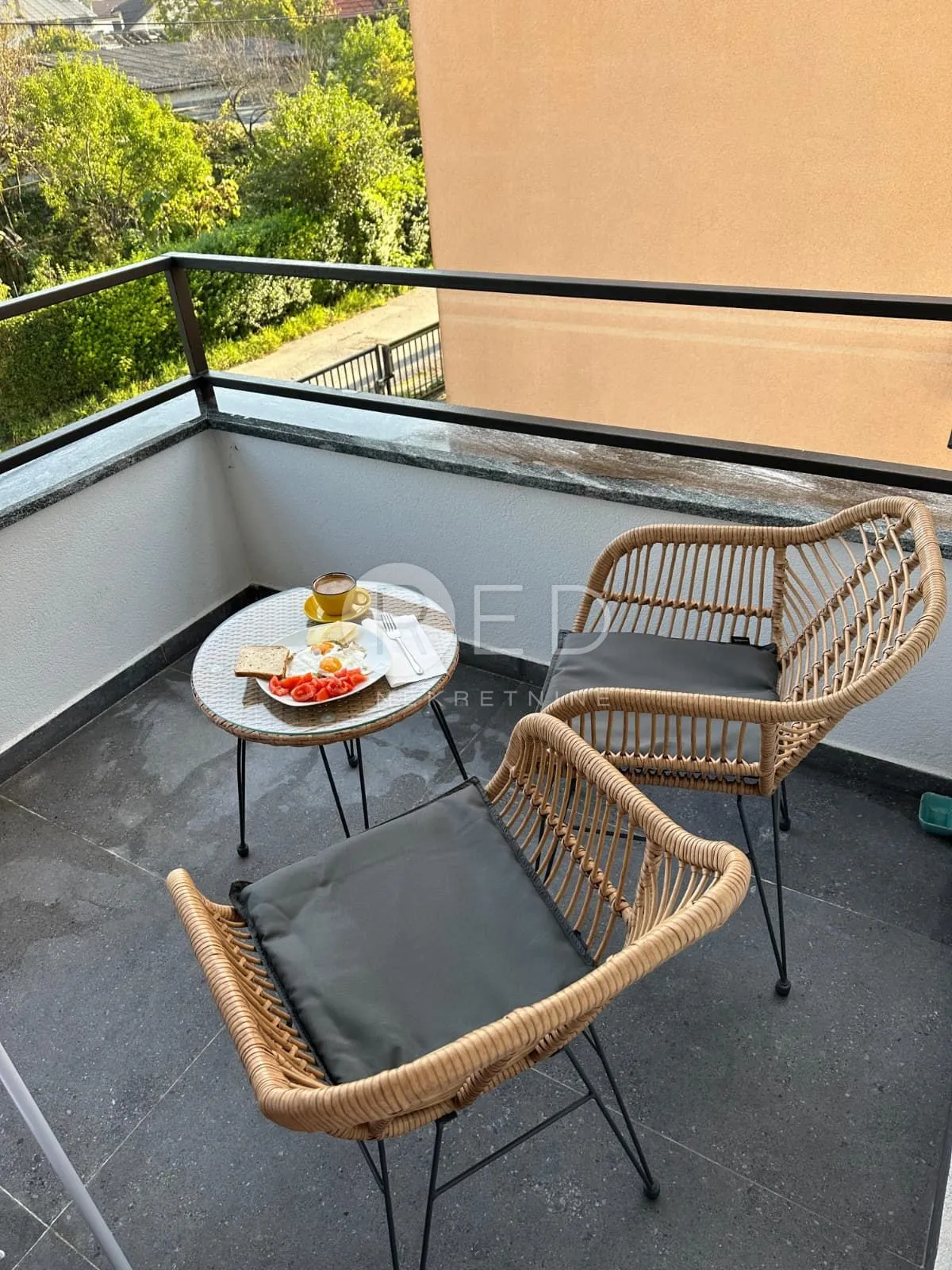 rudeš stan 45m2 s podzemnom garažom - slika 10