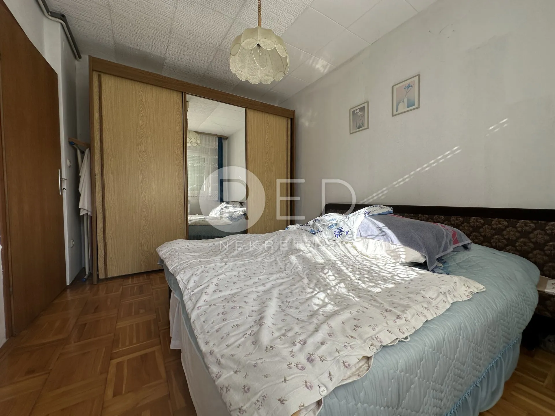 prodaja kuće s dva stana, miroševec - slika 14