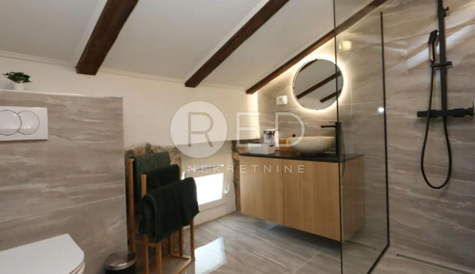otok krk, okolica dobrinja - adaptirana starina s bazenom, 140 m2 - slika 11