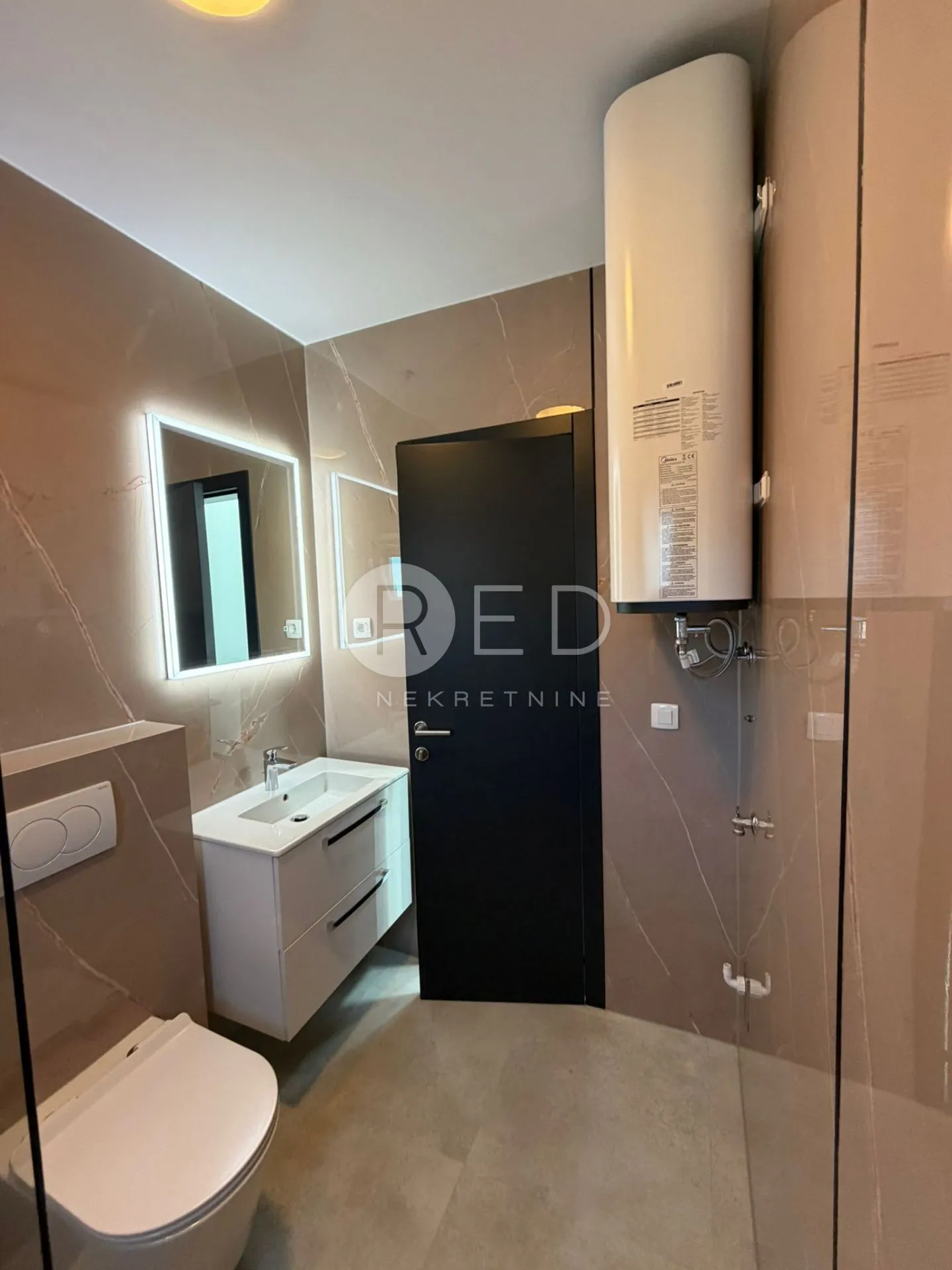 privalaka penthouse 2.kat useljivo - slika 23