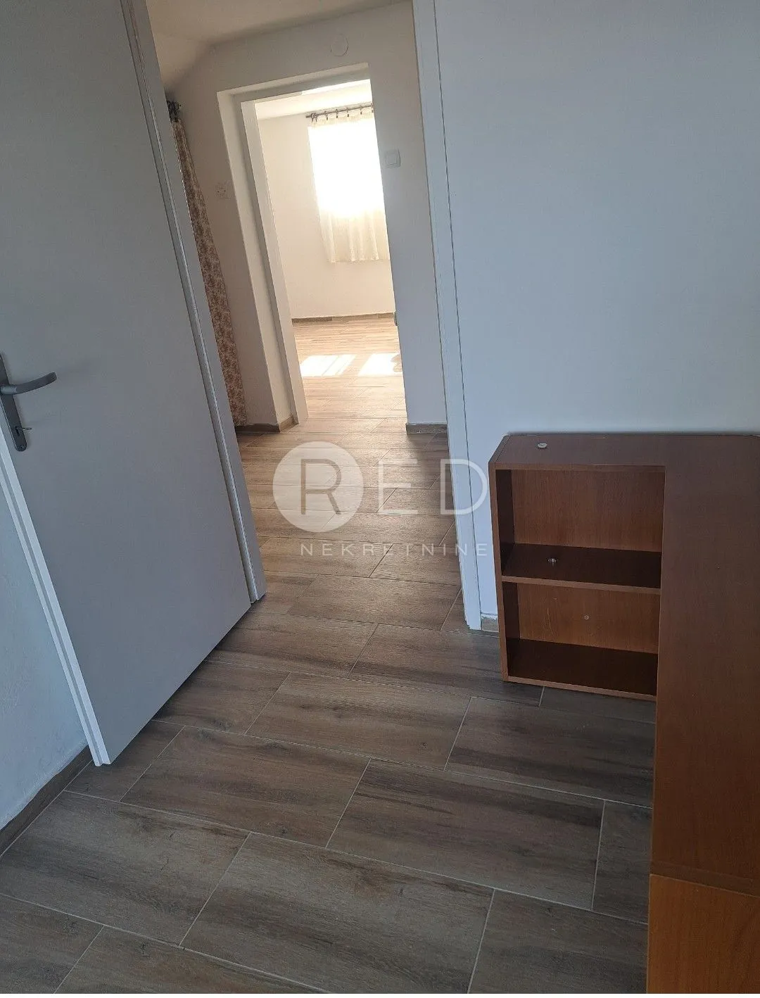 požega stan u kući 93m2 suteren-prizemlje+dv - slika 8