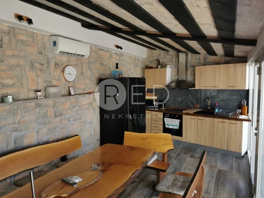 apartman u prizemlju 300 m od mora - vinjerac, zadarska - slika 9