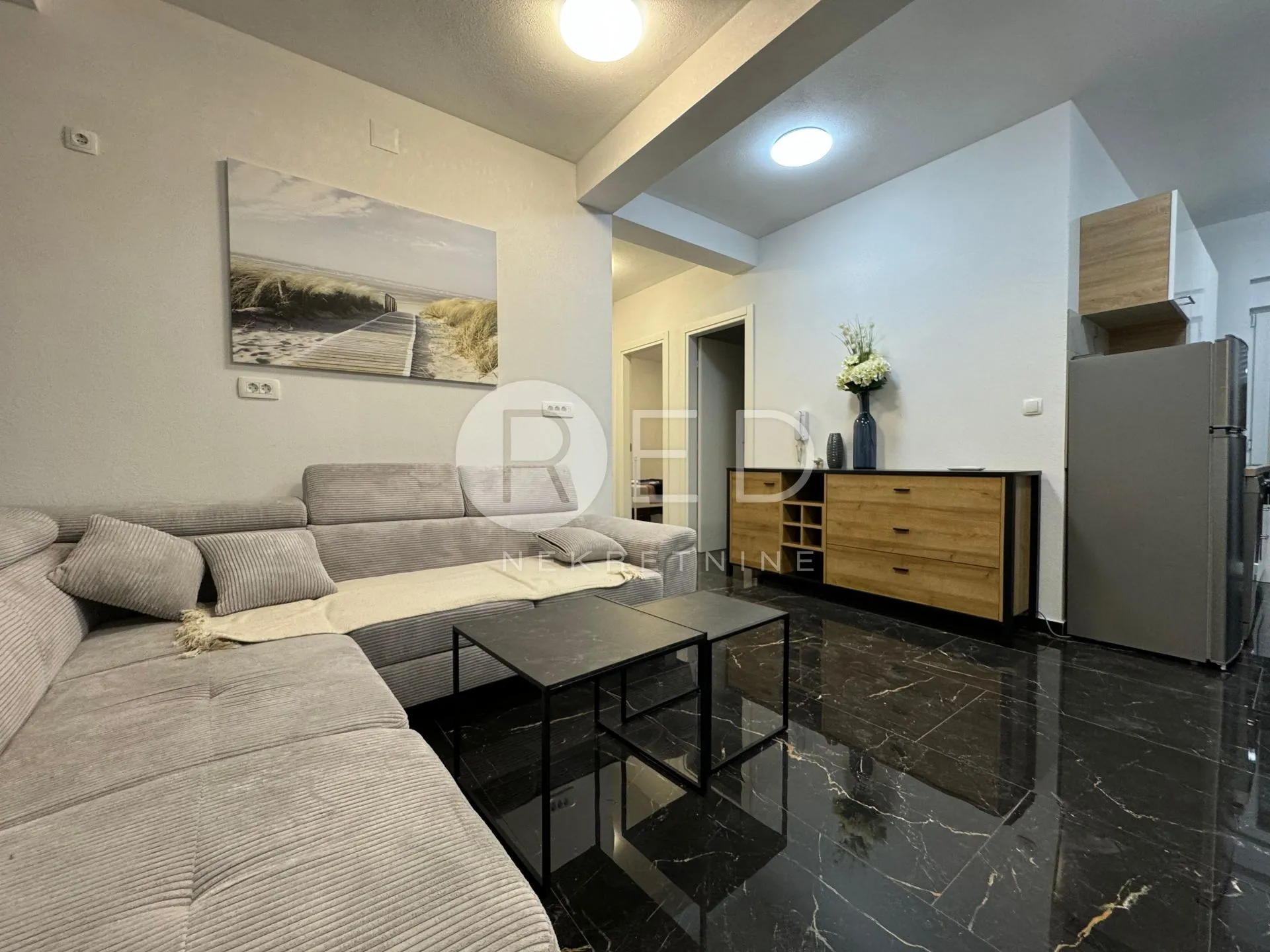 kompletno namješten stan u novogradnji na drugom katu 87 m2 - seline, zadarska - slika 7