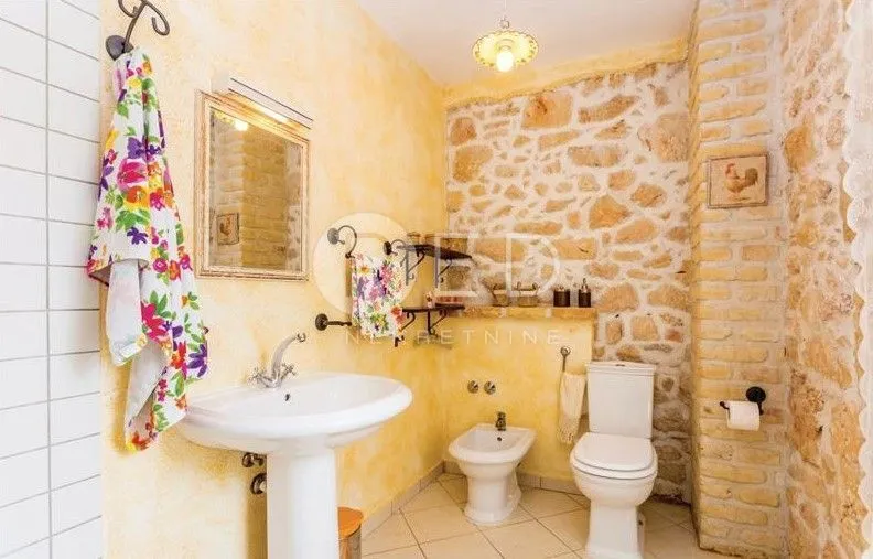 otok krk, okolica dobrinja - predivna adaptirana starina, 170 m2 - slika 6