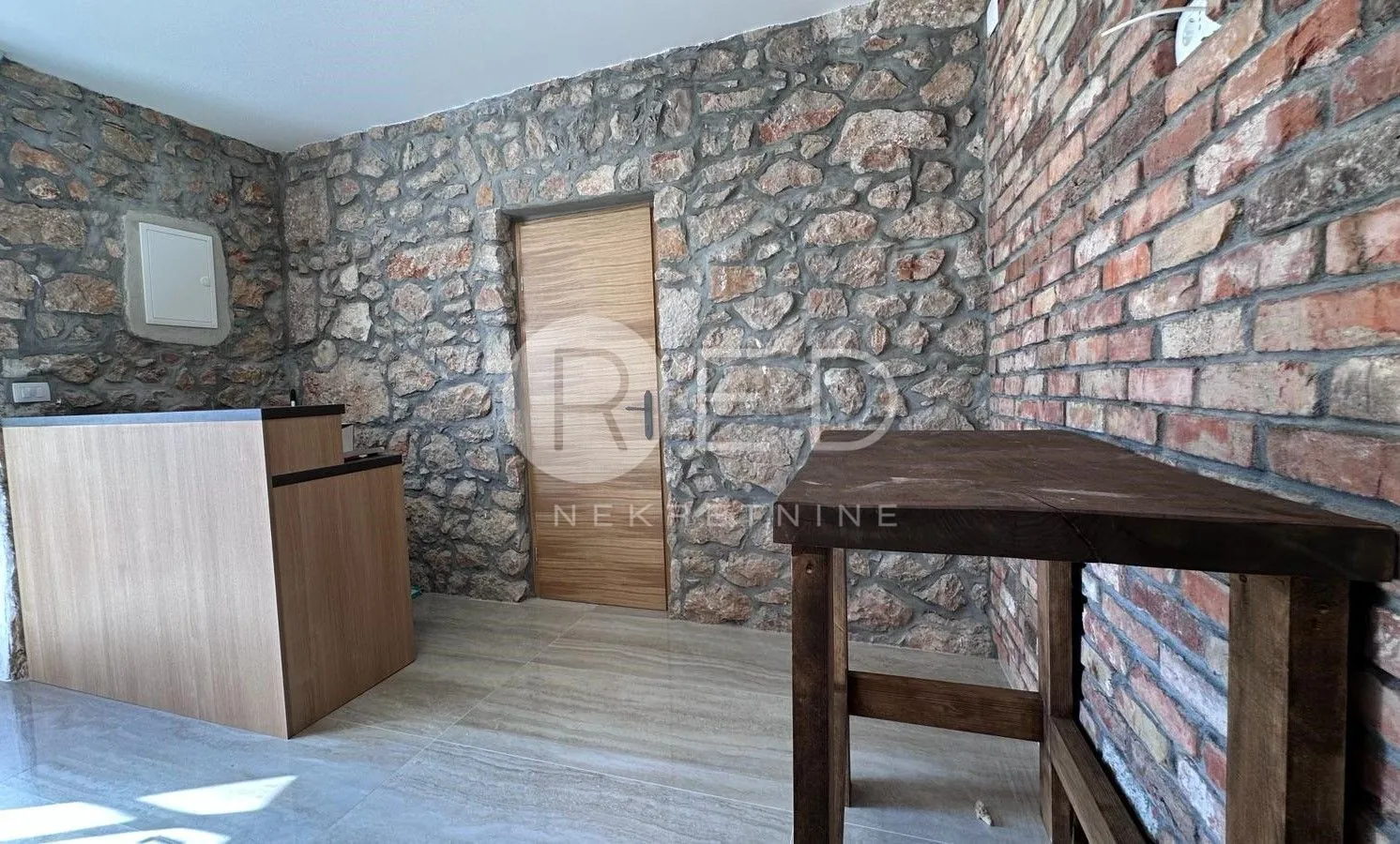 otok krk, okolica dobrinja - adaptirana starina s bazenom, 140 m2 - slika 10