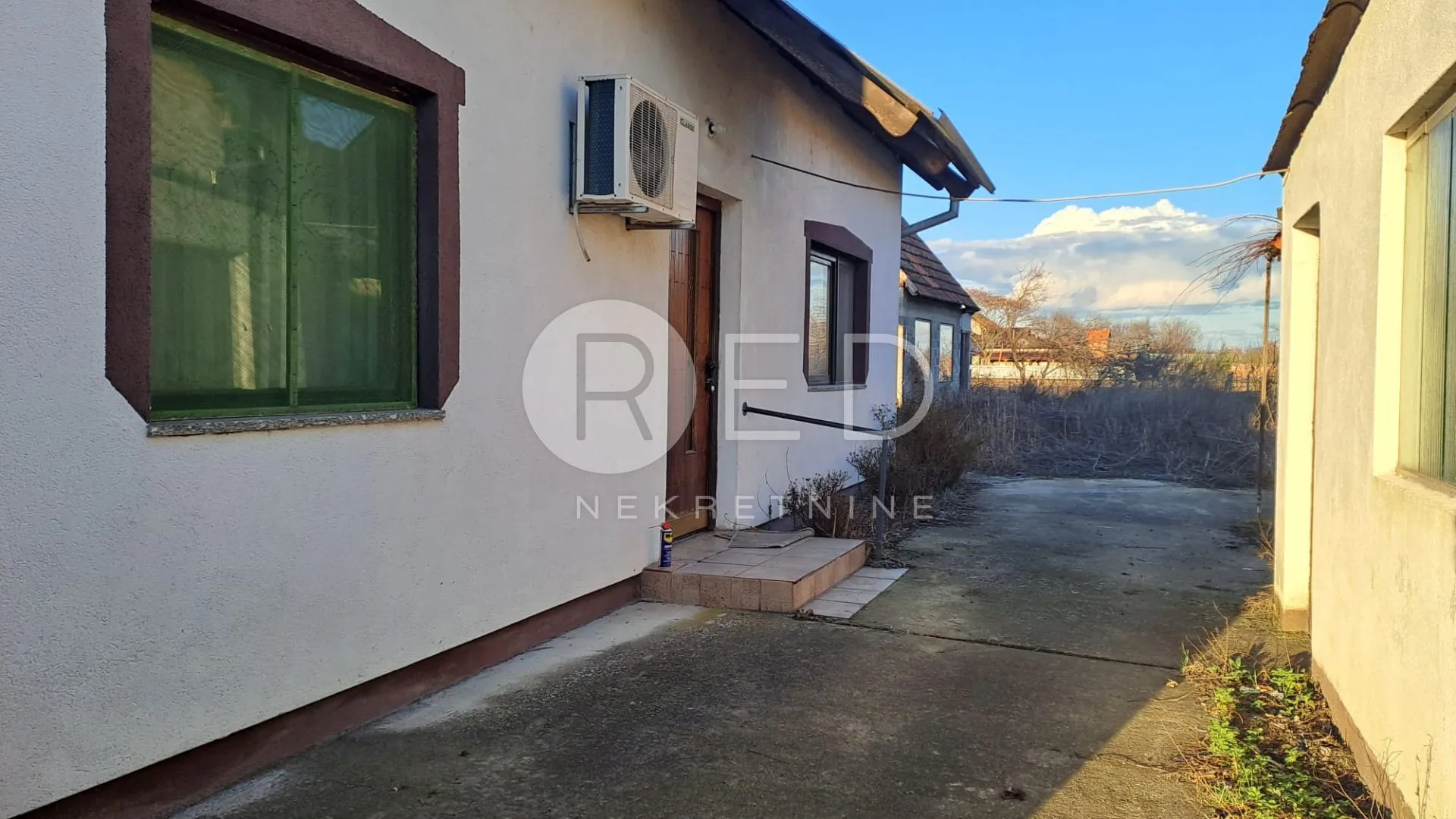 kruševica kuća s pomoćnom zgradom i dvorištem - slika 13