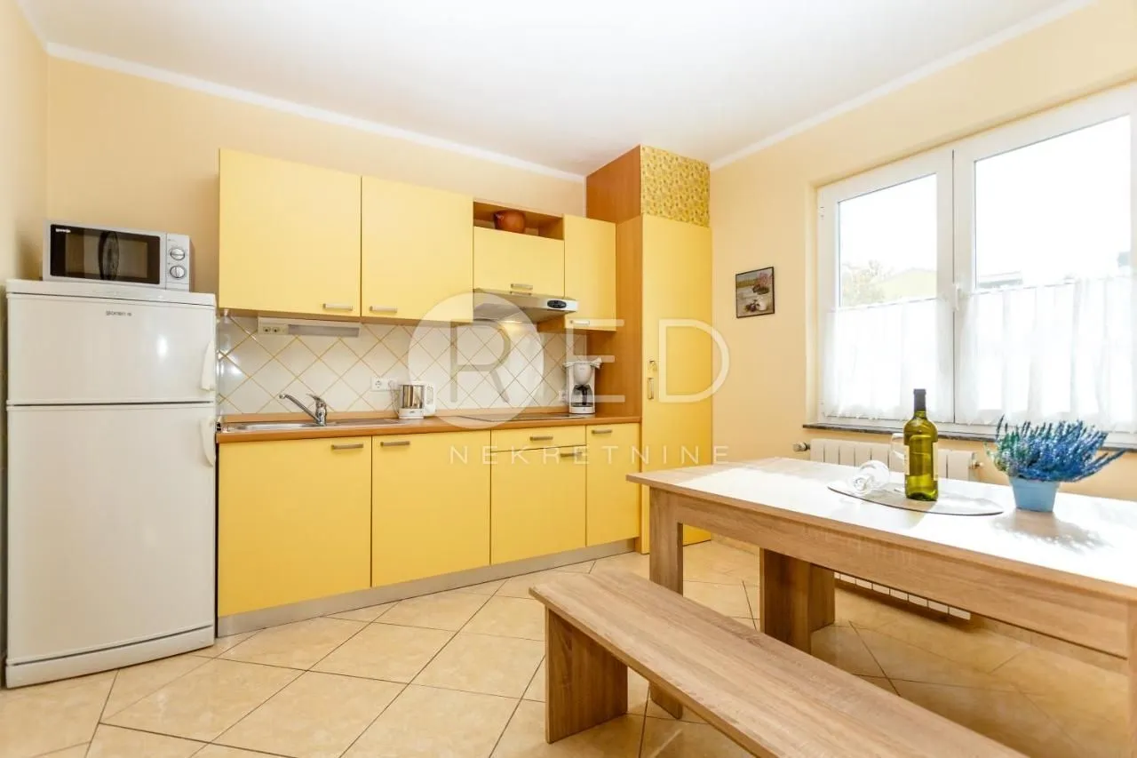 otok krk, malinska - apartmanska kuća 100 m od mora, 280 m2 - slika 3