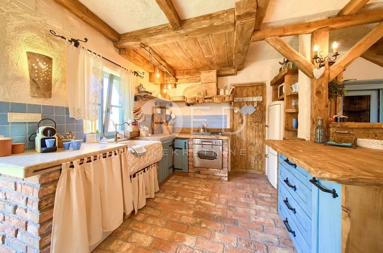 otok krk, malinska - autohtona vila s pogledom na more, 260 m2 - slika 6