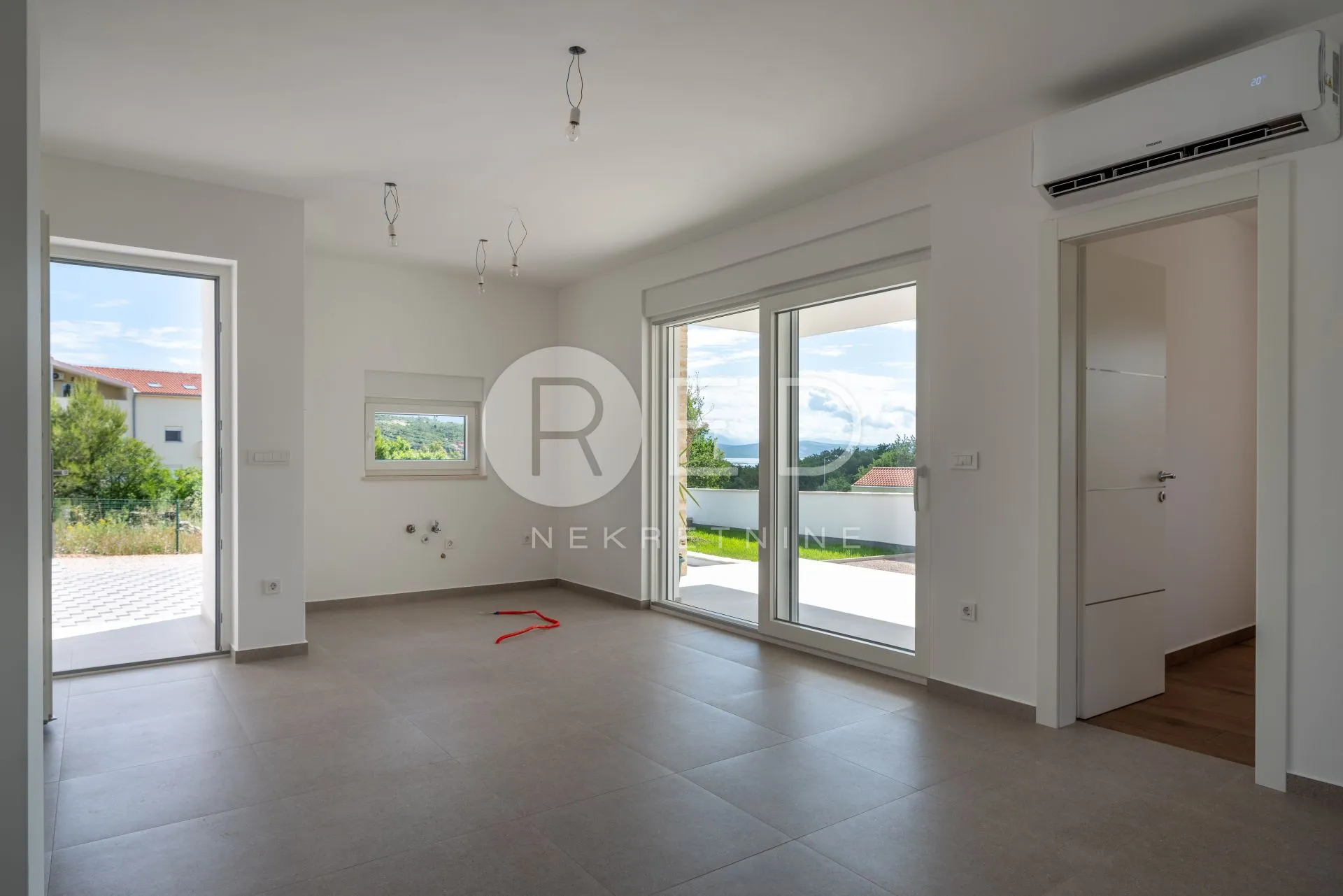 posedarje atraktivan stan s1 89.0 m2 s pogledom na more i velebit - useljivo odmah! - slika 3