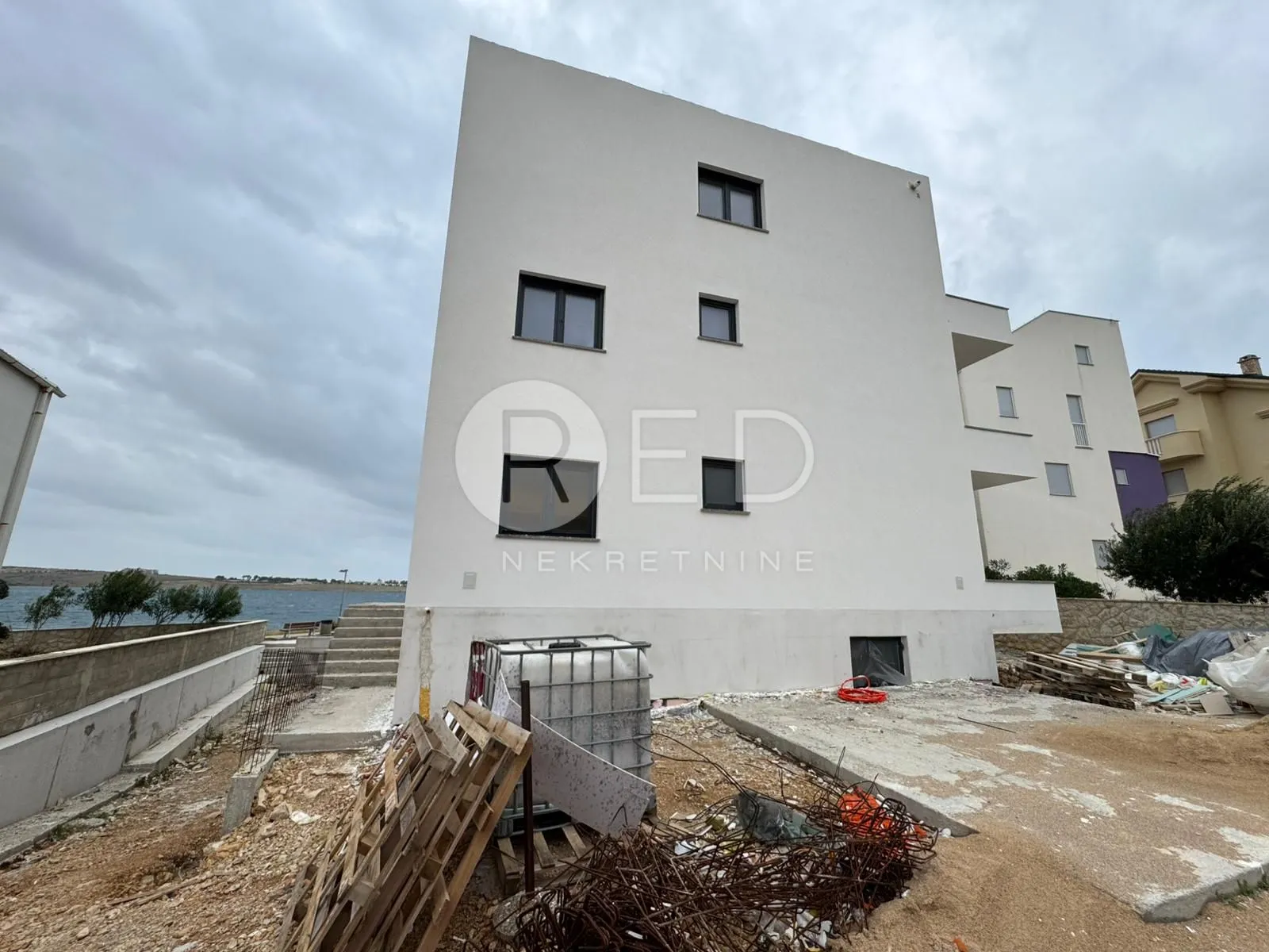1. red do mora-povljana- apartman visoko prizemlje - slika 11