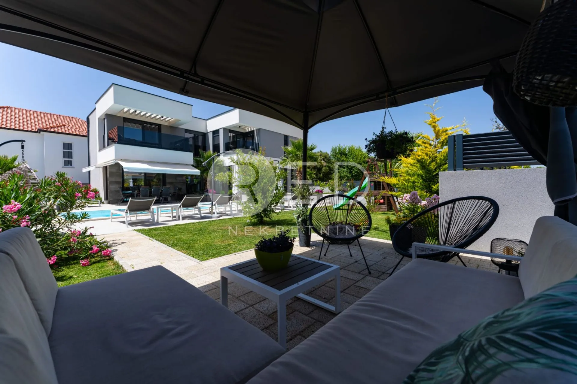 luksuzna vila s bazenom - zaton, zadarska - slika 35