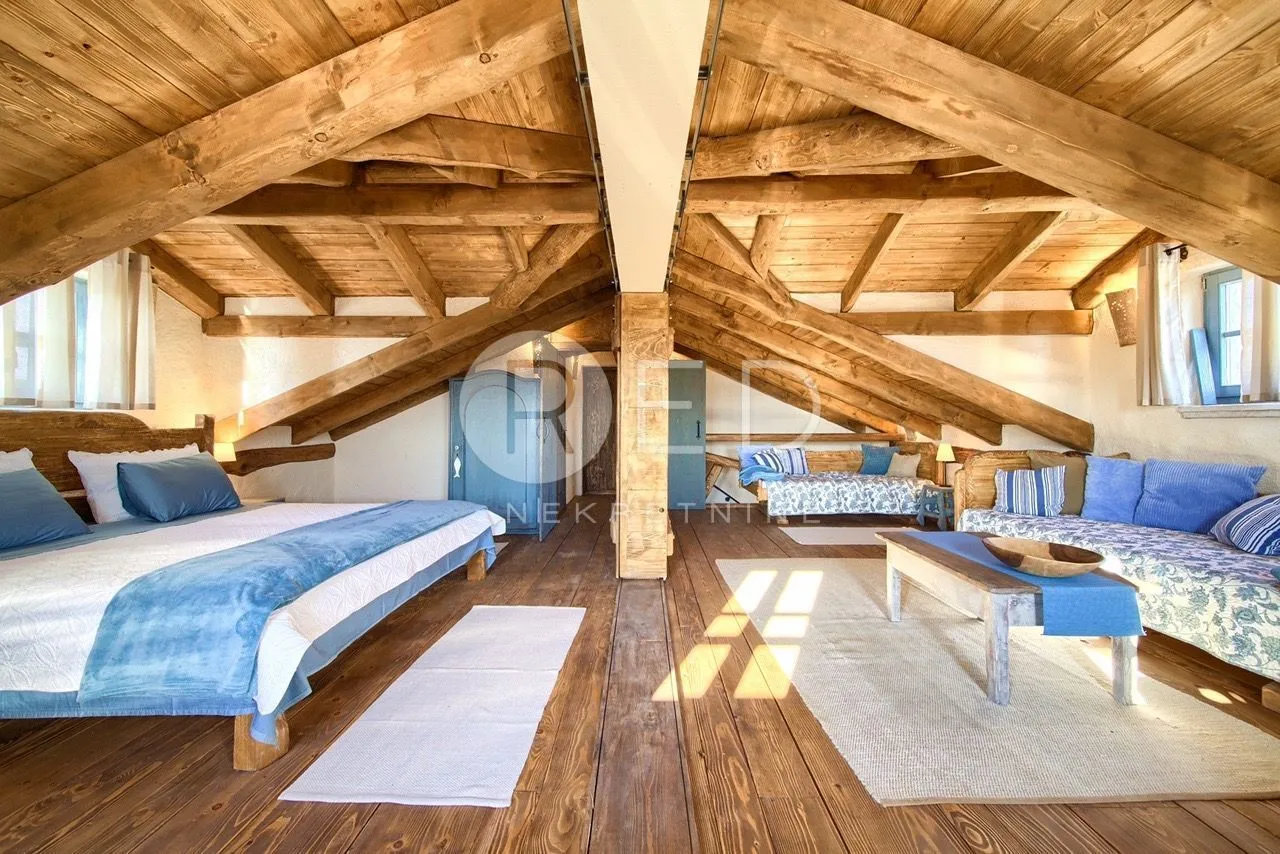 otok krk, malinska - autohtona vila s pogledom na more, 260 m2 - slika 9